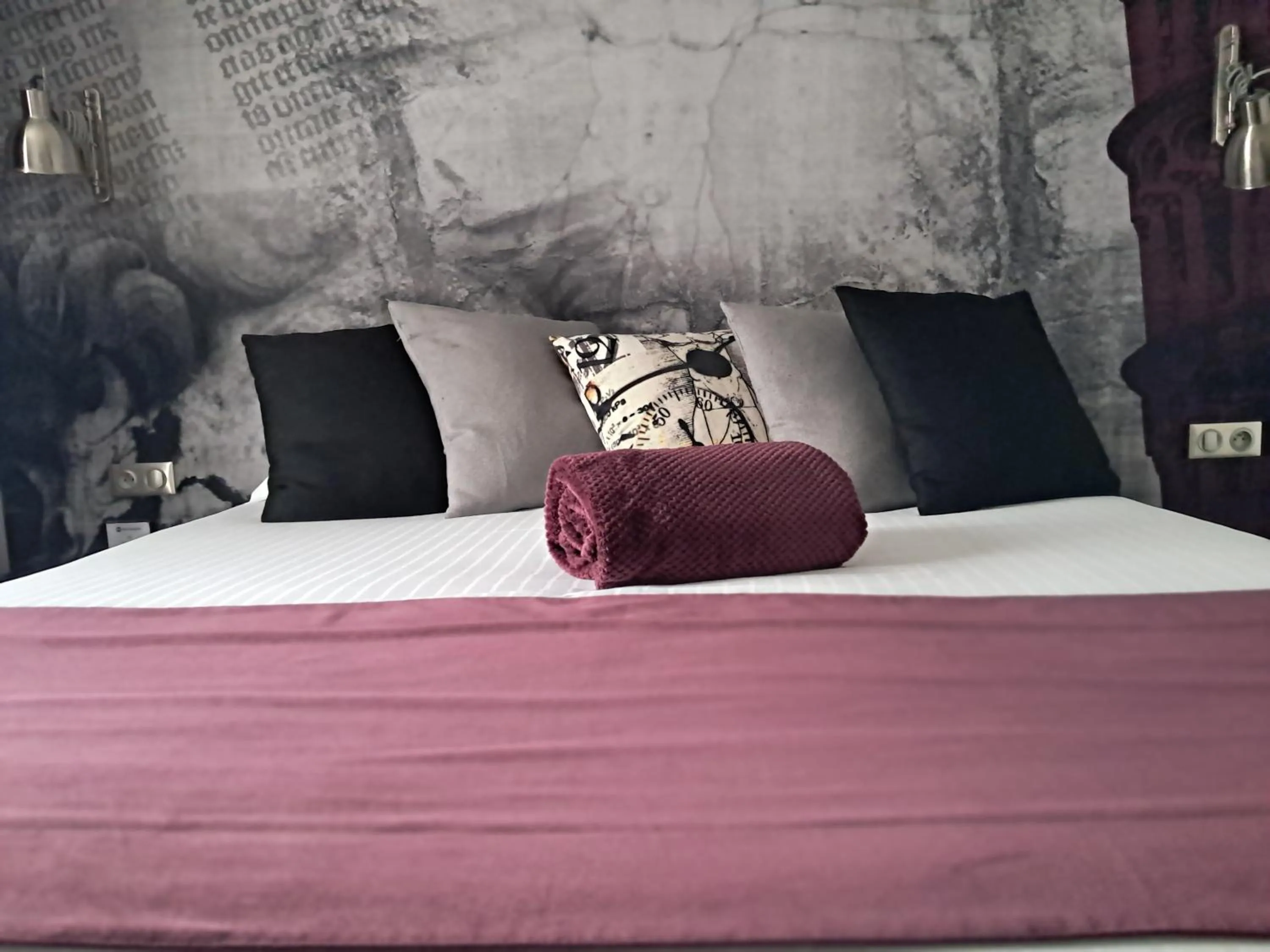 Bed in Best Western Le Vinci Loire Valley