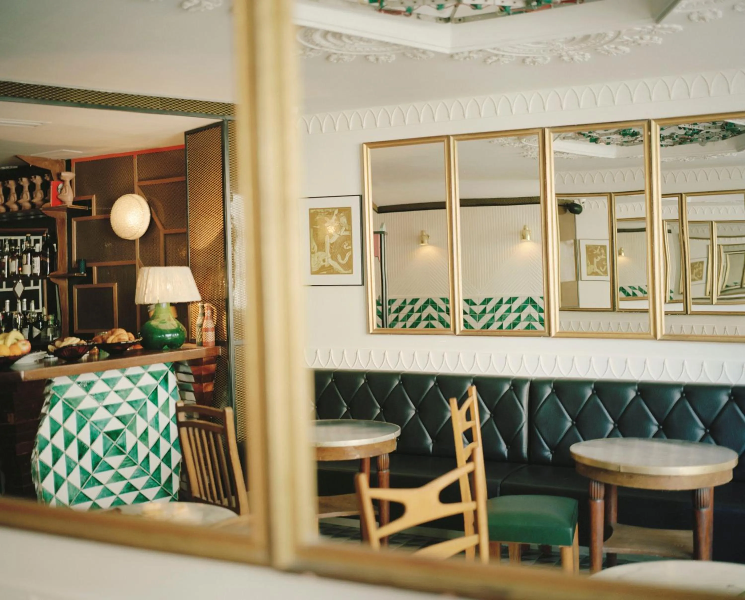 Lobby or reception in Hôtel du Temps Paris