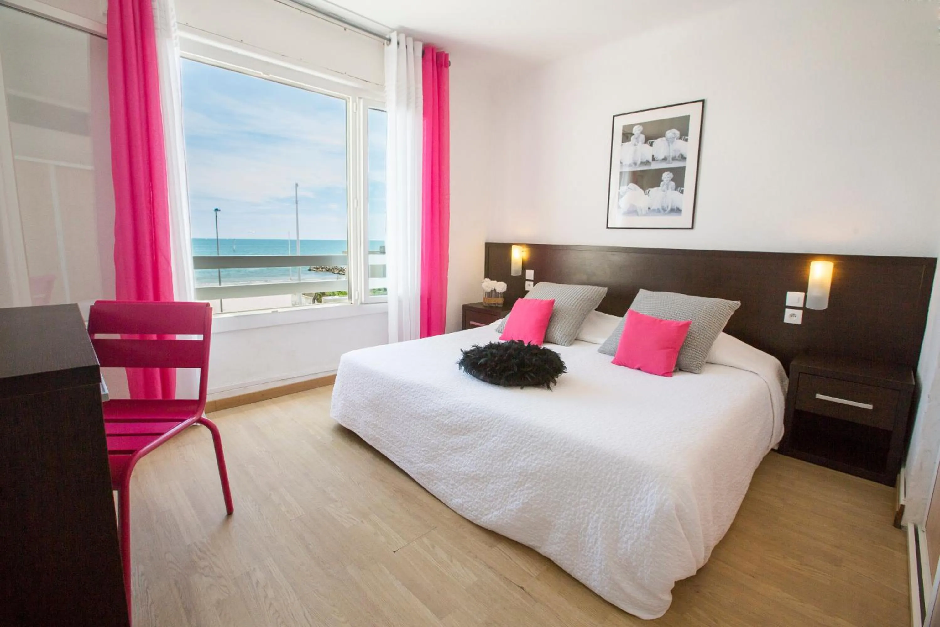 Photo of the whole room, Bed in Le Grand Large Bord de Mer Hotel & Appartements