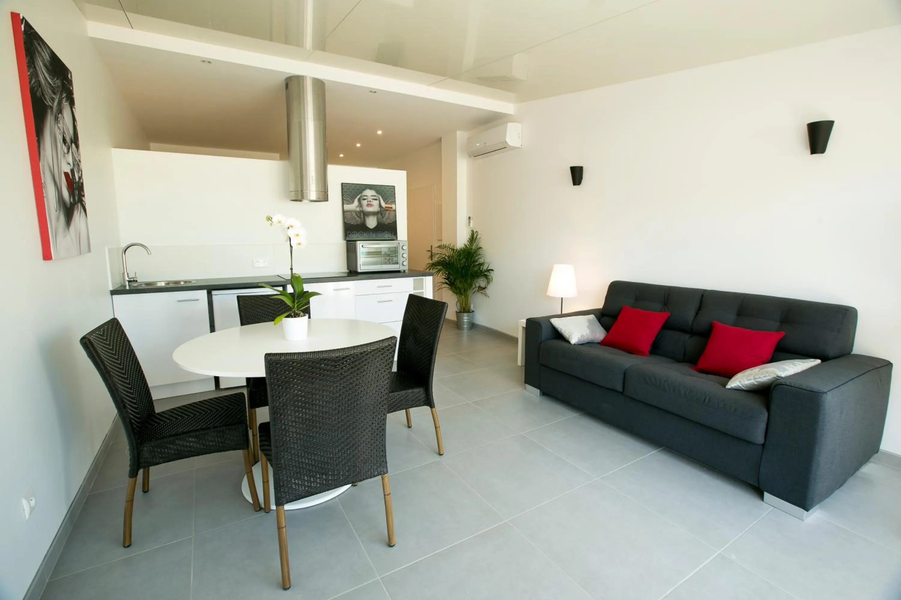 Kitchen or kitchenette in Le Grand Large Bord de Mer Hotel & Appartements