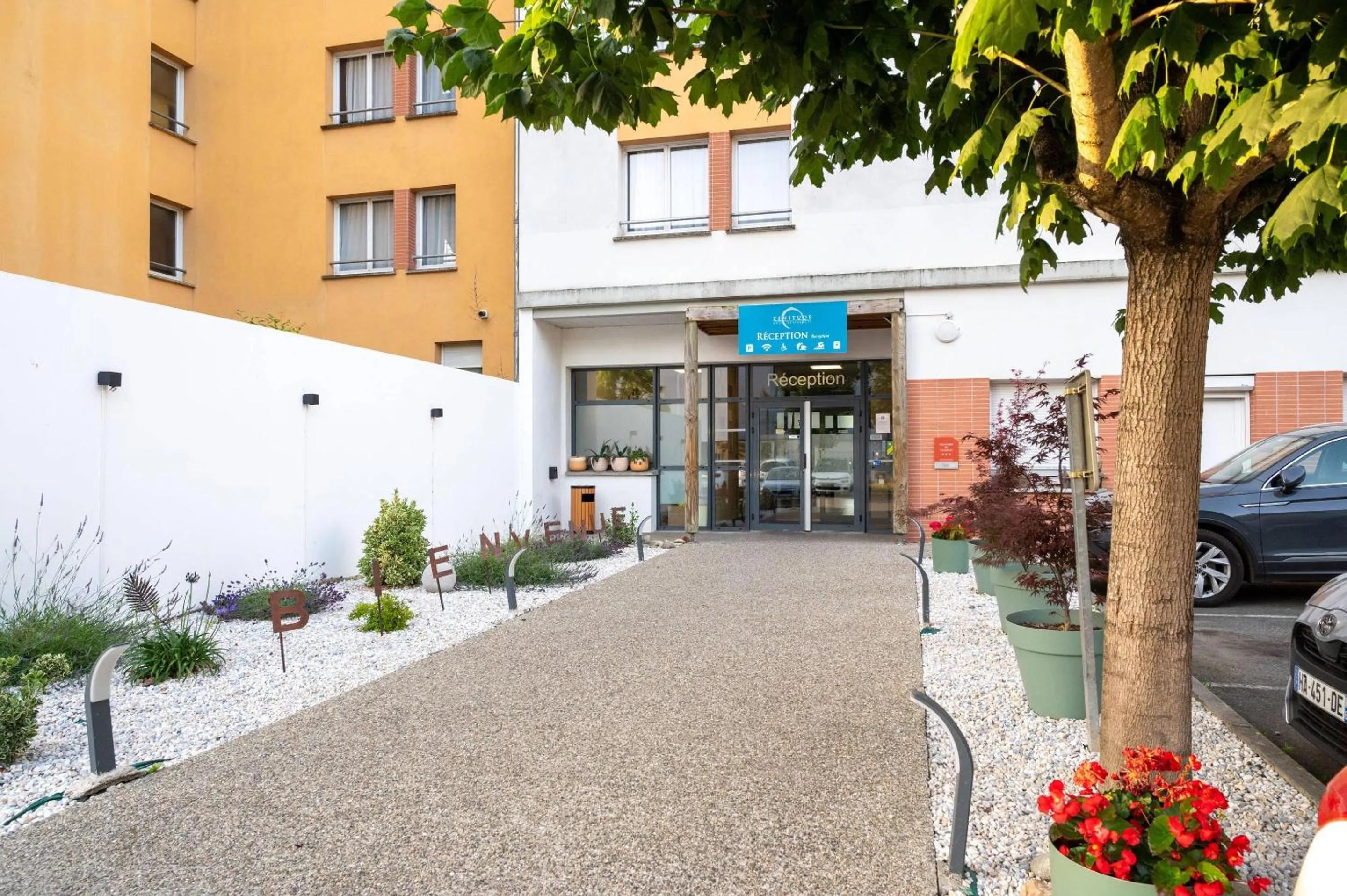 Property building in Comfort Aparthotel Toulouse Métropole