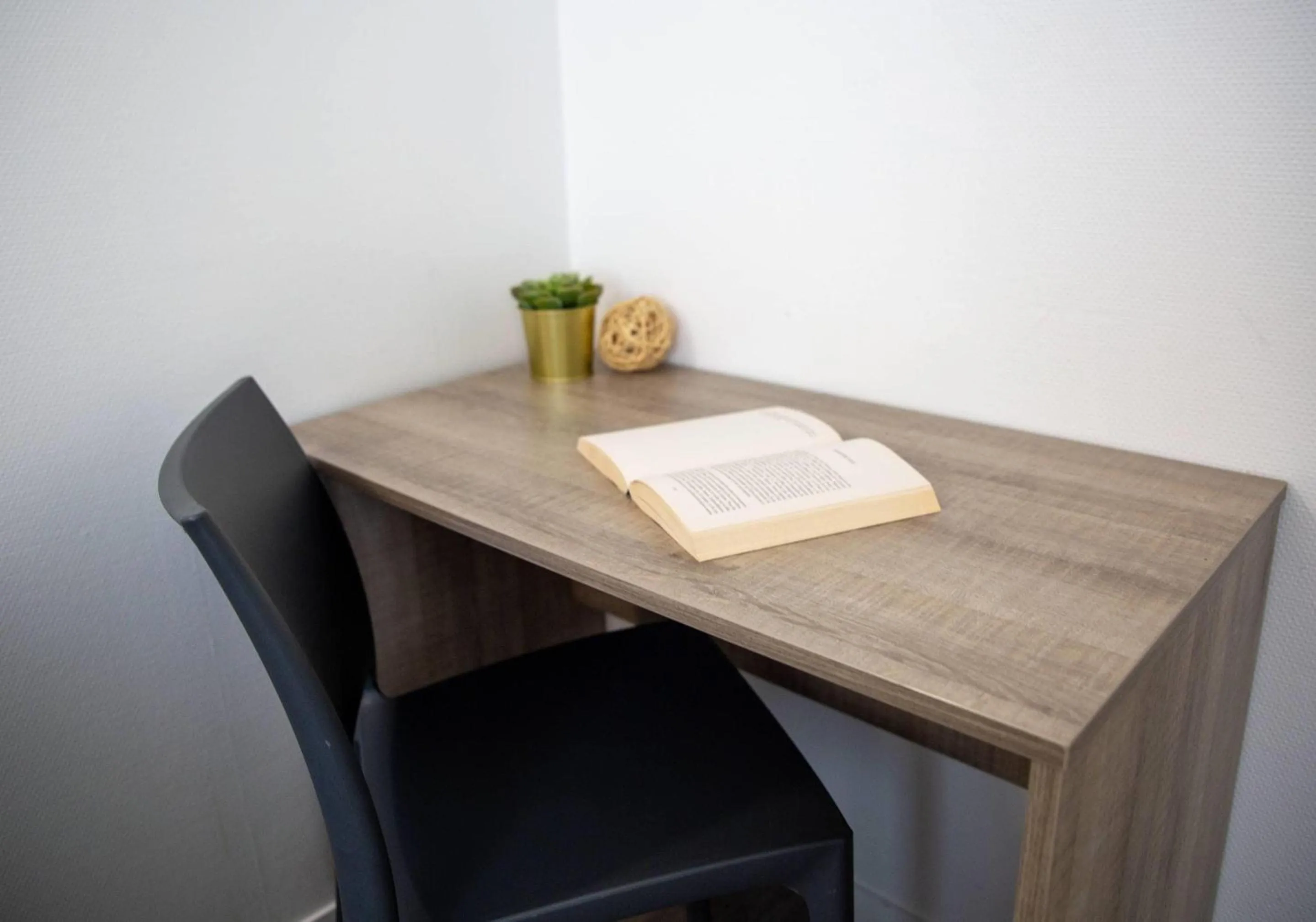 Bedroom in Comfort Aparthotel Toulouse Métropole