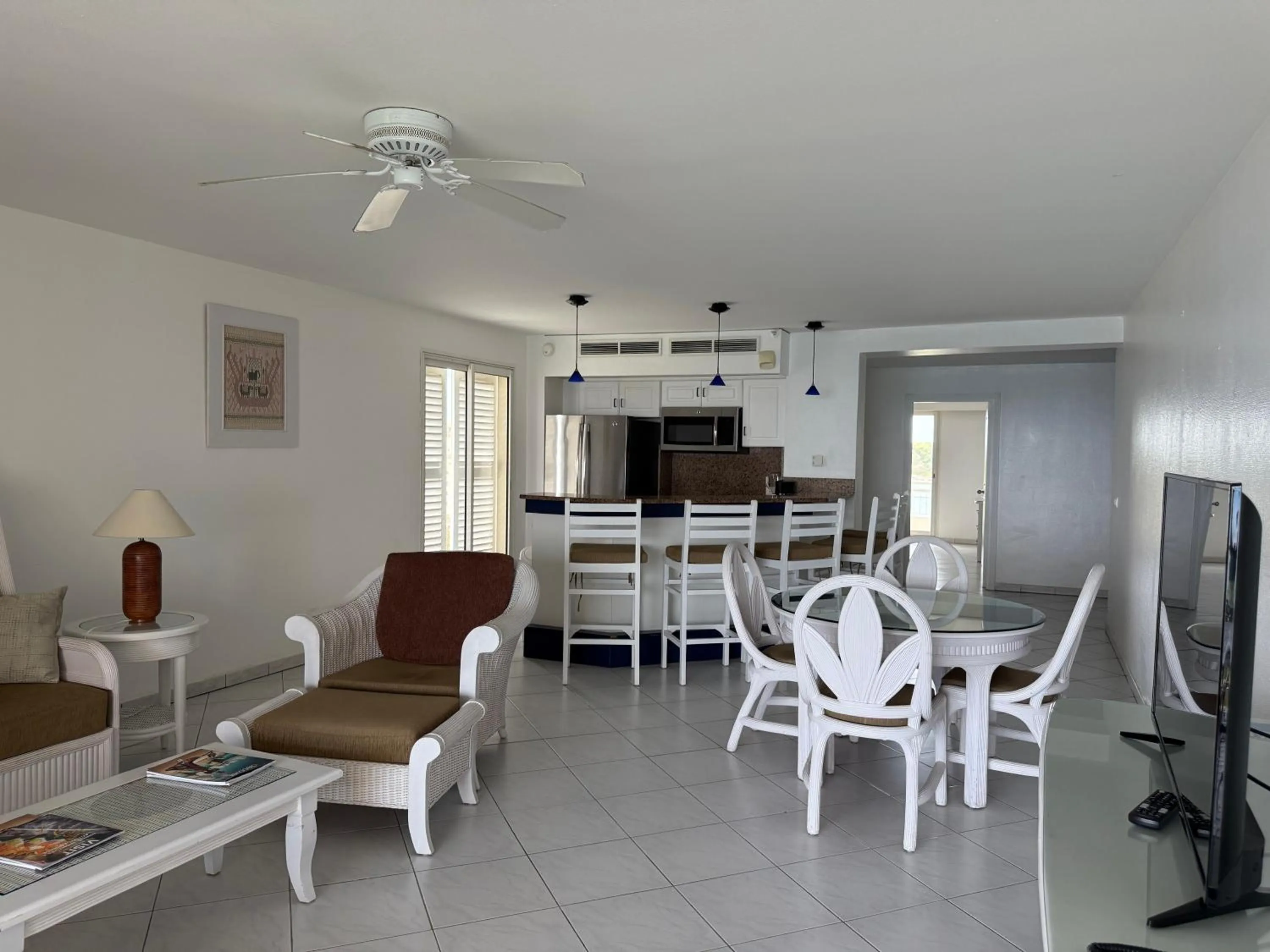 Living room in Sapphire Beach Club Resort