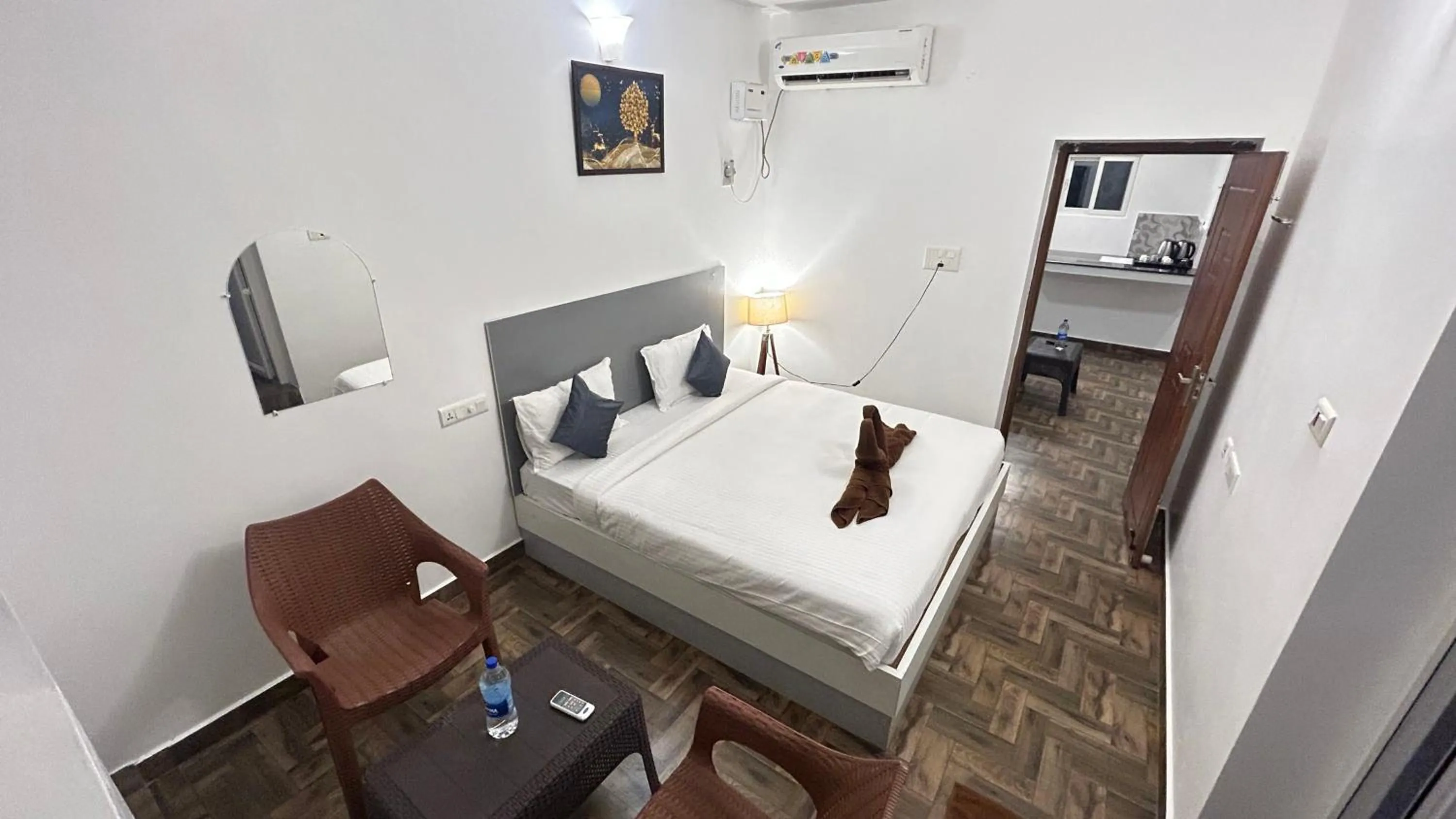 Bedroom, Bed in The Base Inn