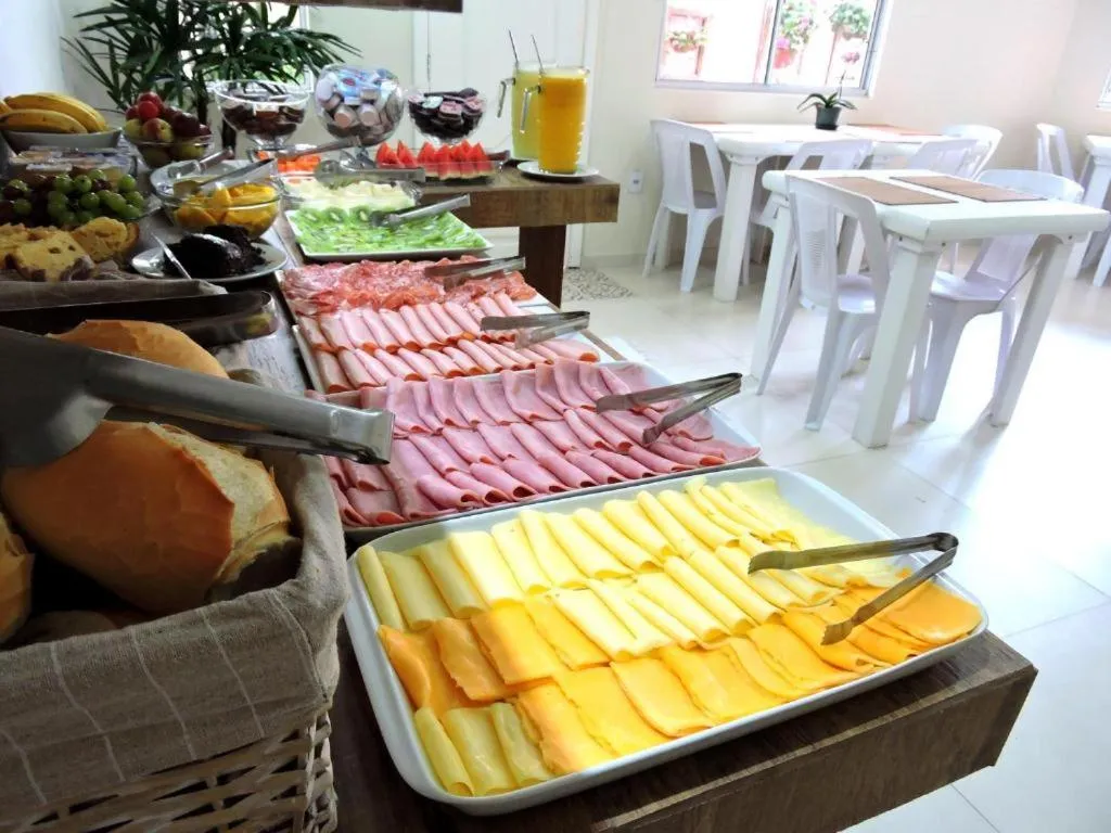 Buffet breakfast in Pousada Pedra Rosa