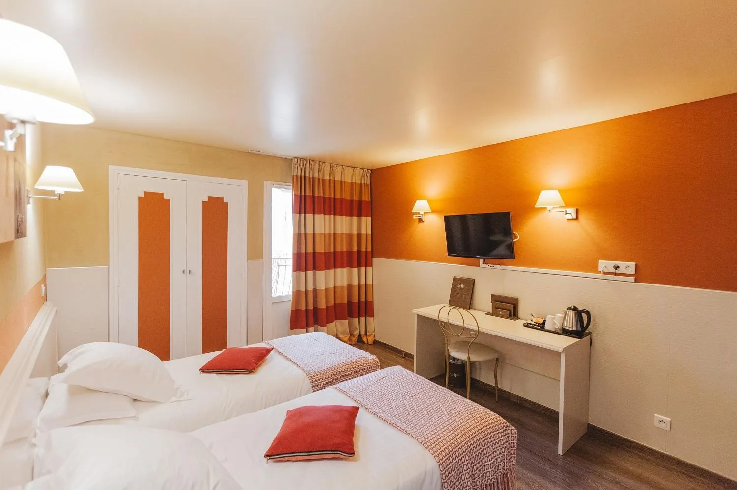 Property building, Bed in Ostella Spa & Resort