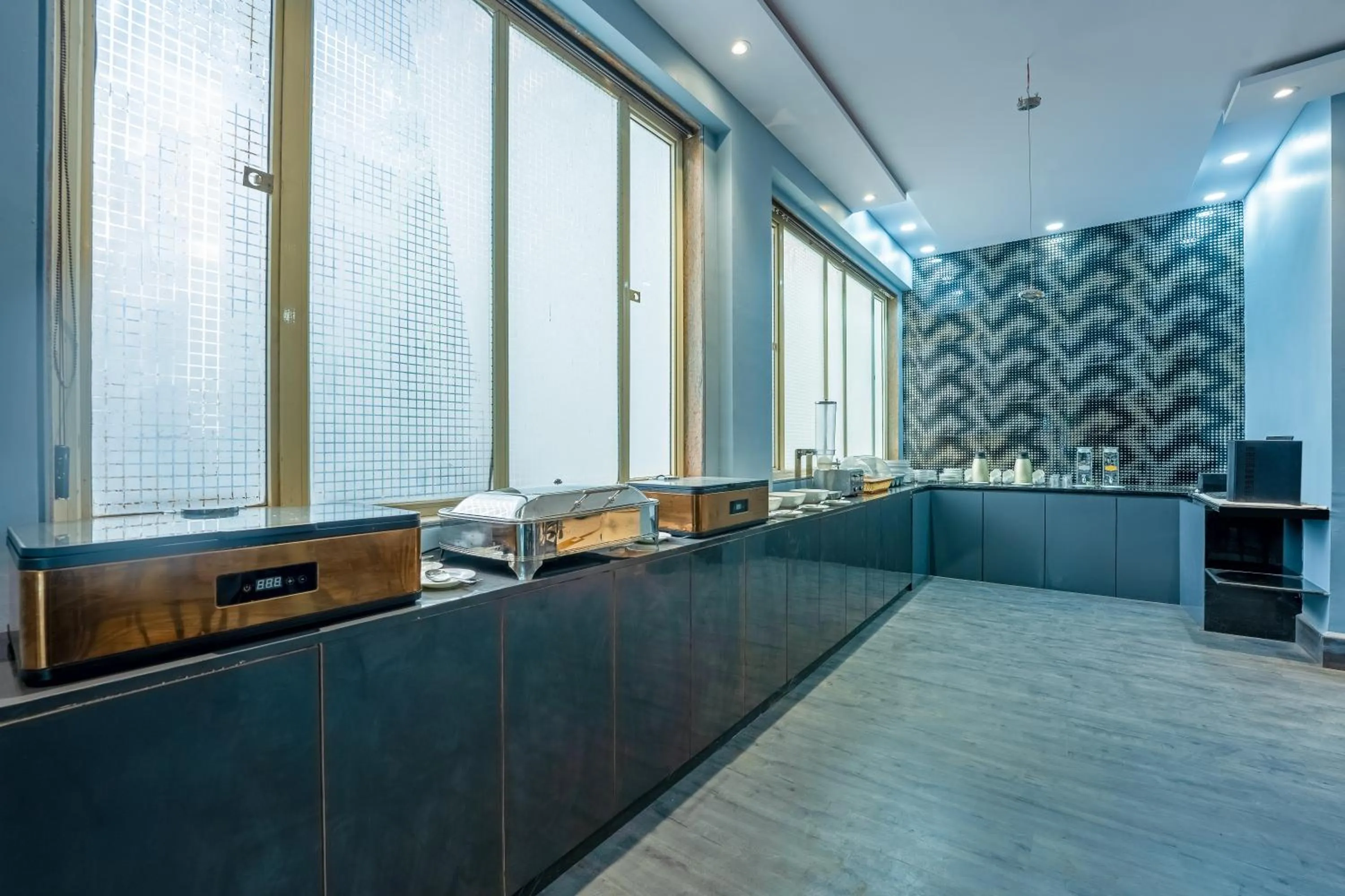 Restaurant/places to eat in asar Landmark Suites Mumbai International Airport by Orion Hotels