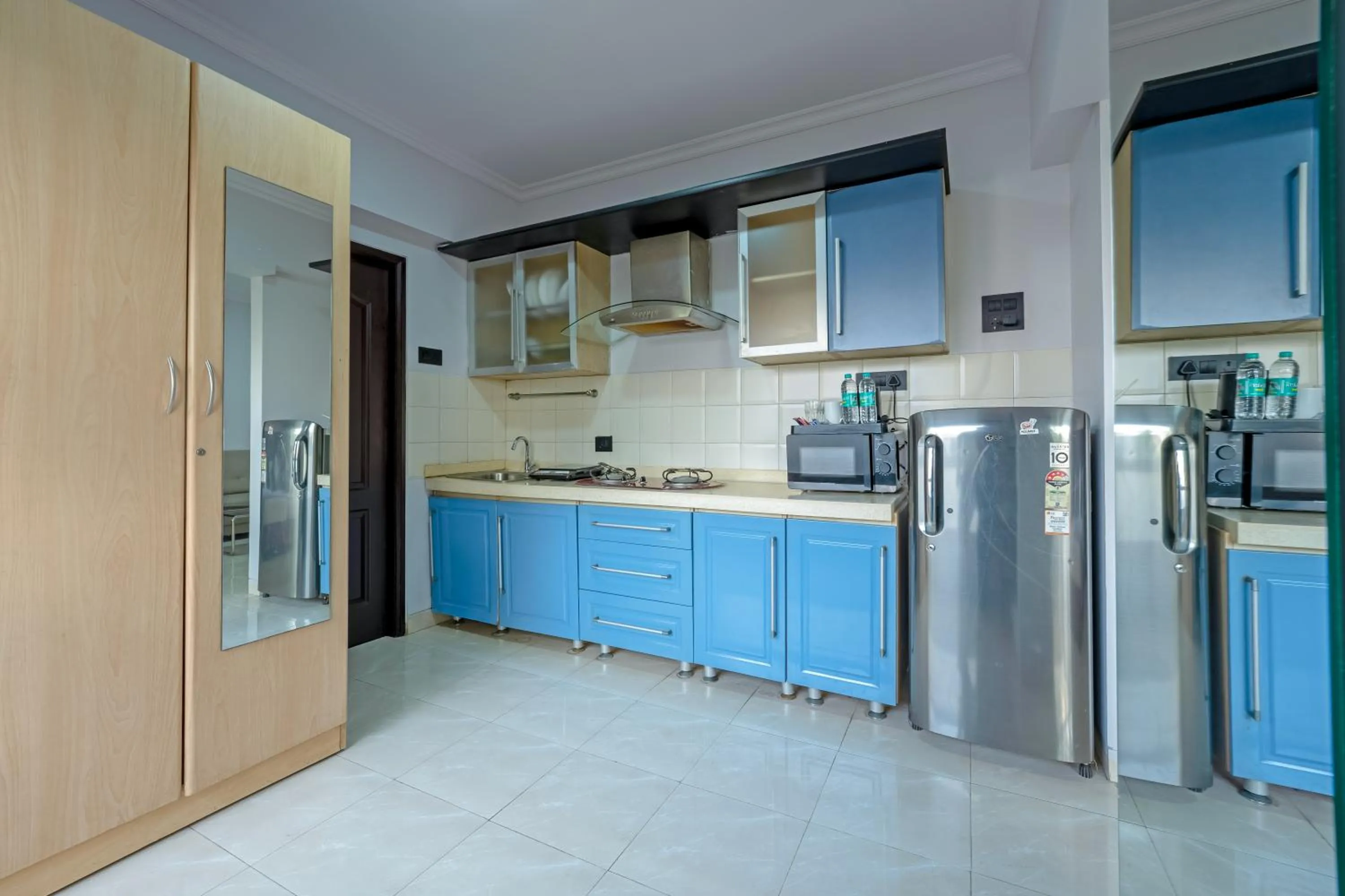 Coffee/tea facilities in asar Landmark Suites Mumbai International Airport by Orion Hotels