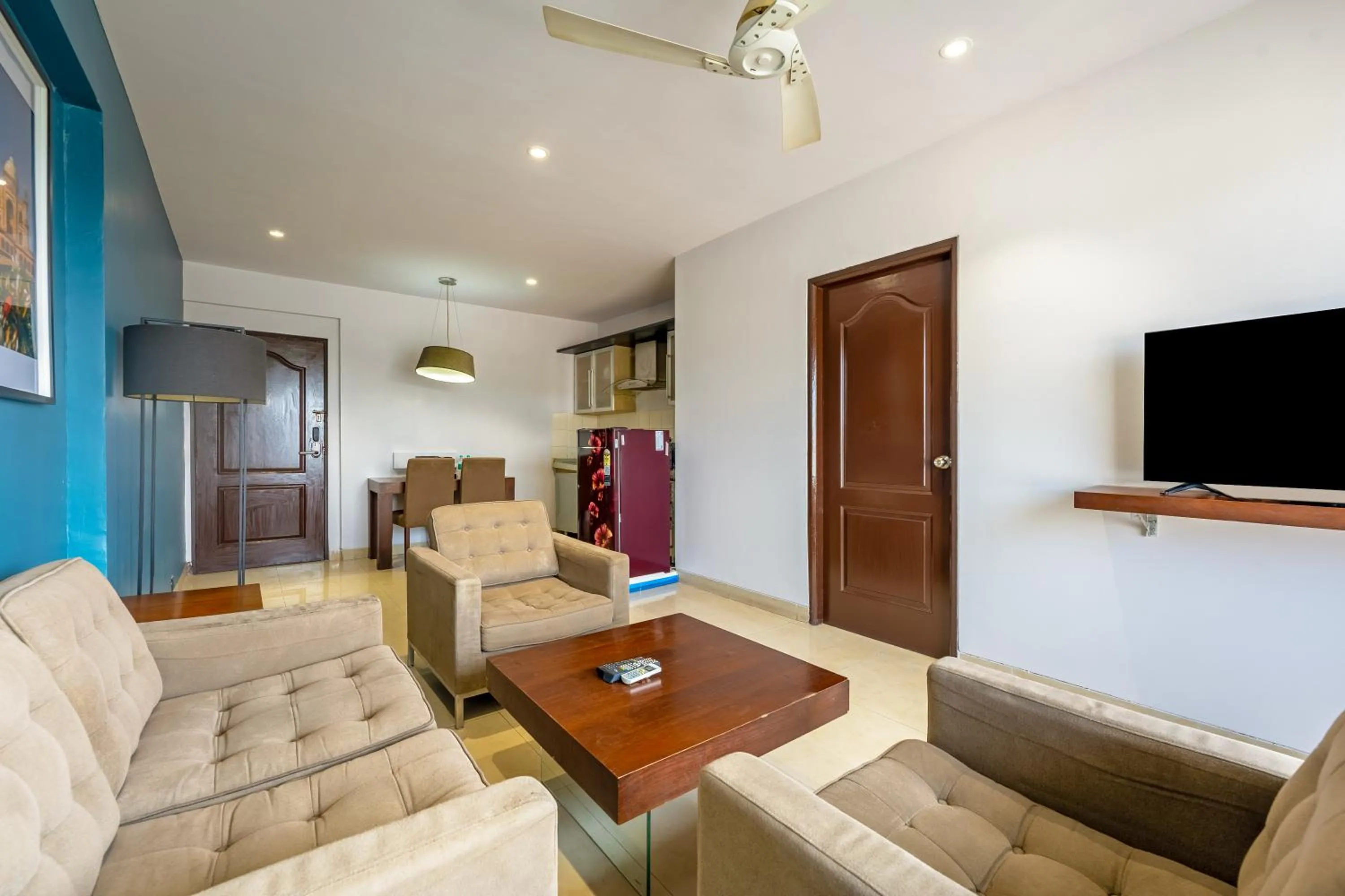 TV and multimedia in asar Landmark Suites Mumbai International Airport by Orion Hotels