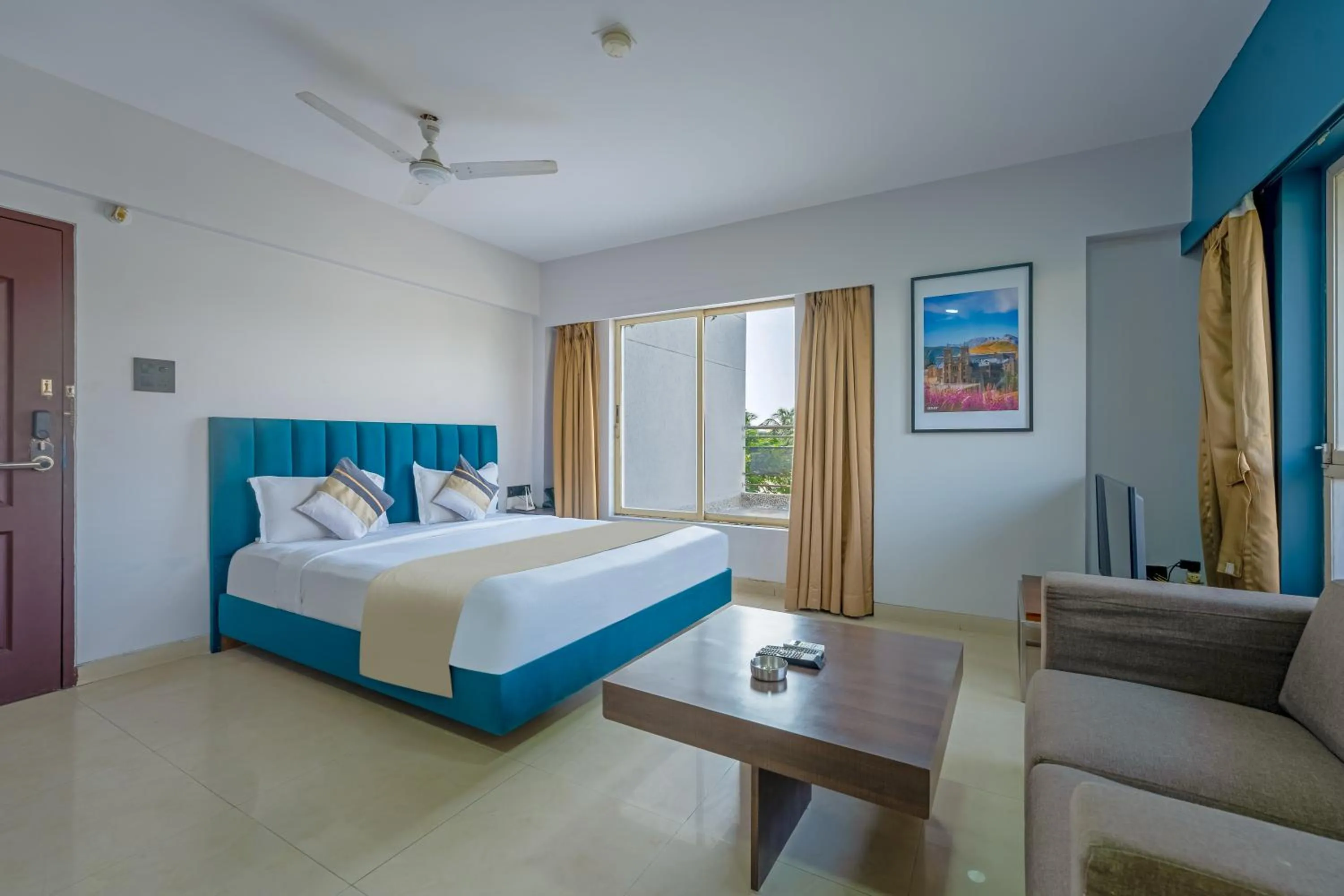 Bed in asar Landmark Suites Mumbai International Airport by Orion Hotels