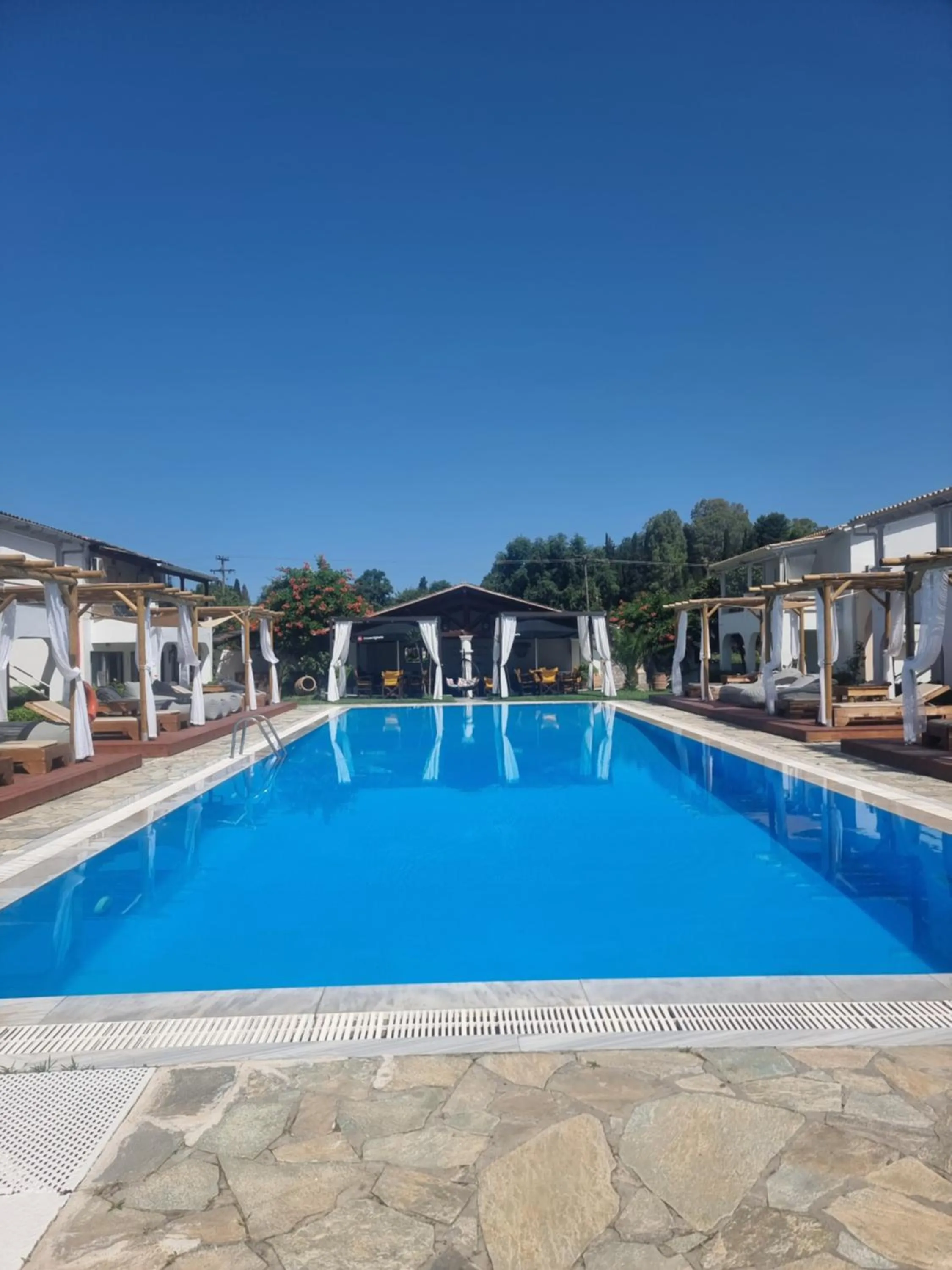 Swimming pool in Zografia