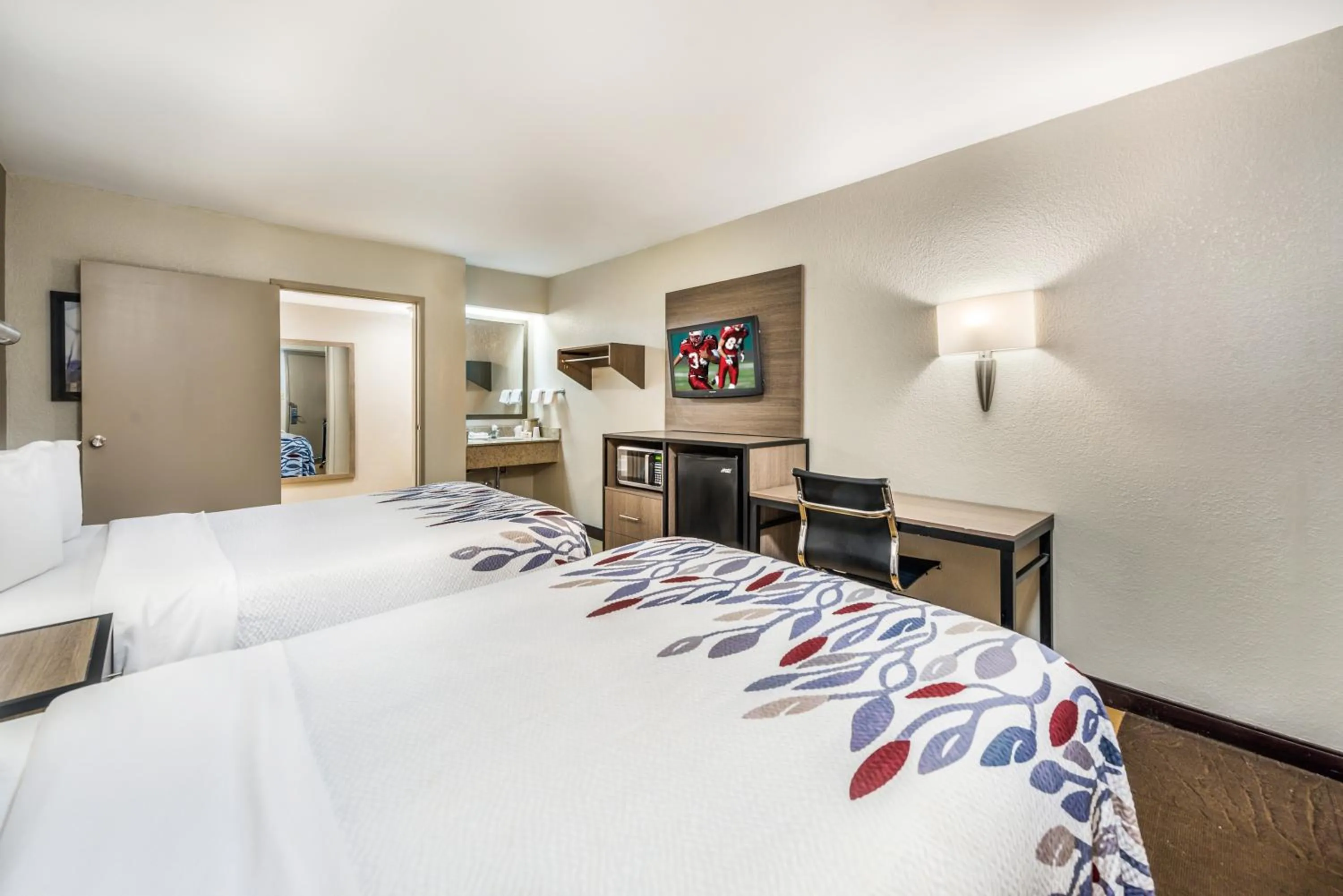 Photo of the whole room in Red Roof Inn Dayton South - Miamisburg