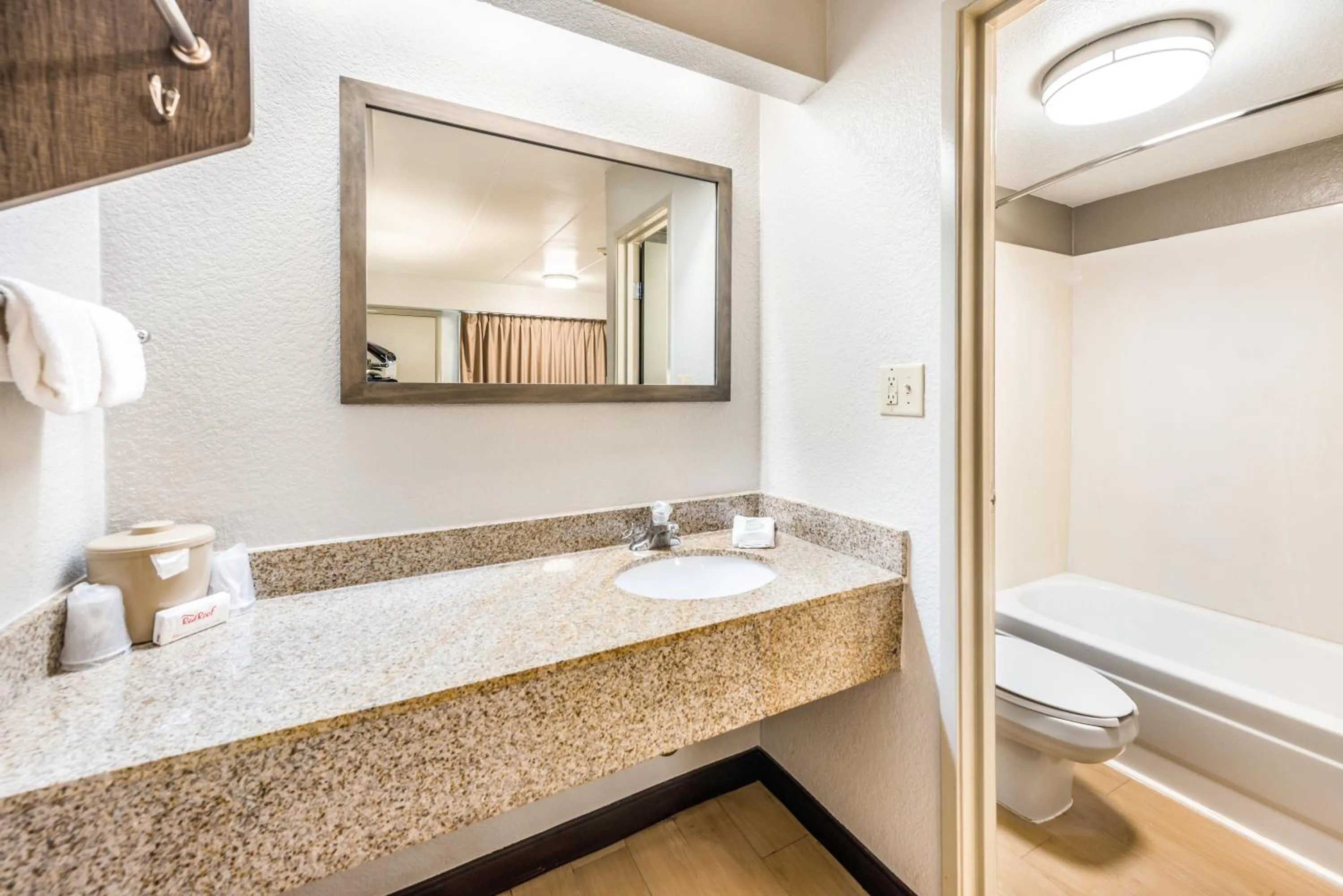 Photo of the whole room in Red Roof Inn Dayton South - Miamisburg