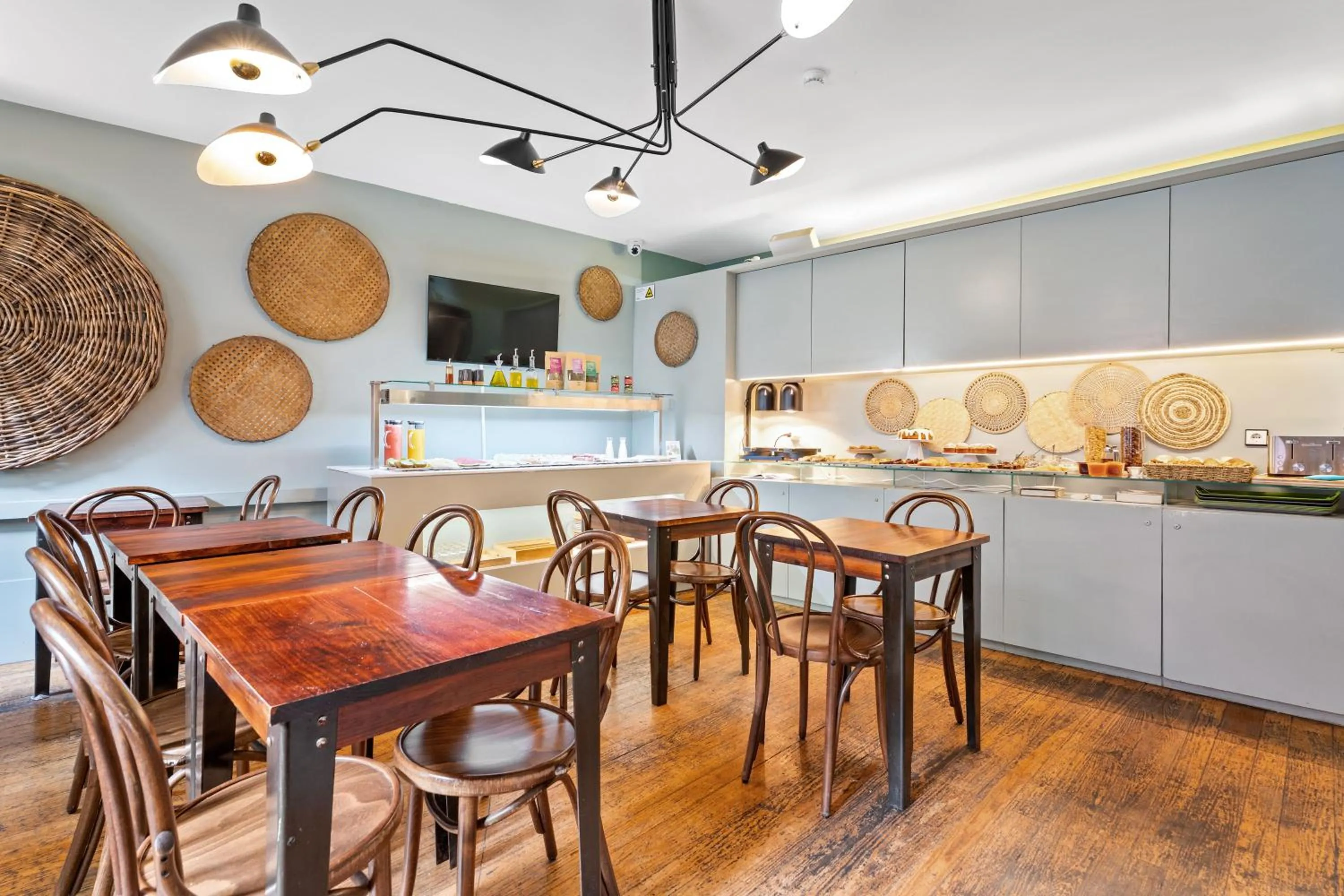 Food and drinks in Casa dos Lóios by Shiadu