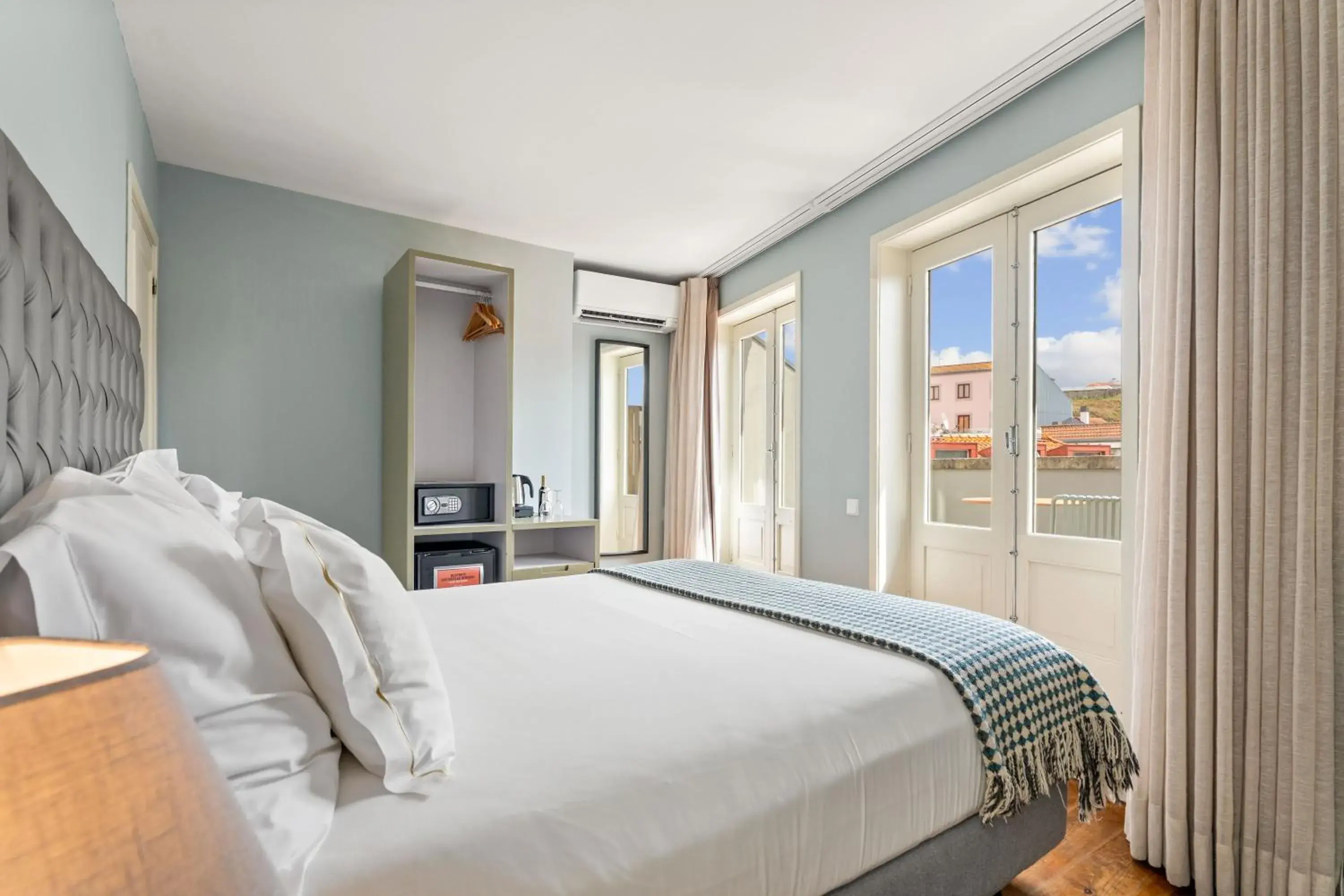 Double Room with Balcony in Casa dos Lóios by Shiadu Double Room with Balcony in Casa dos Lóios by Shiadu