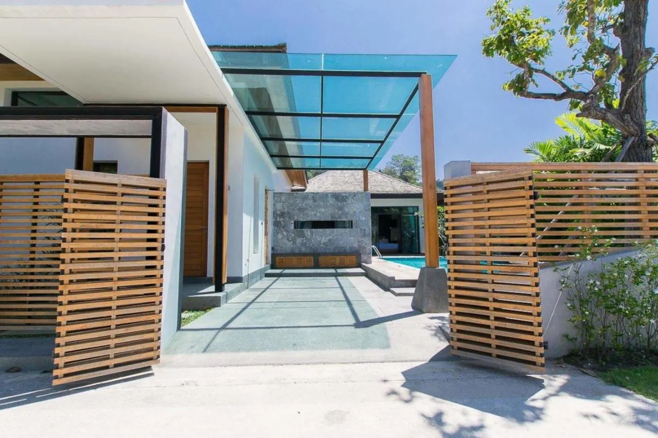 Facade/entrance in Coco Kamala from VillaCarte