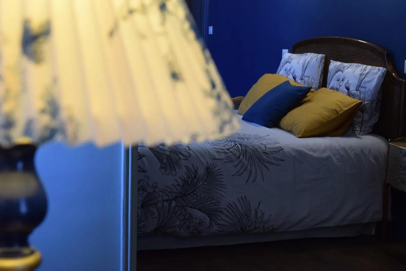 Bed in Chambres d'hôtes Coté Halles