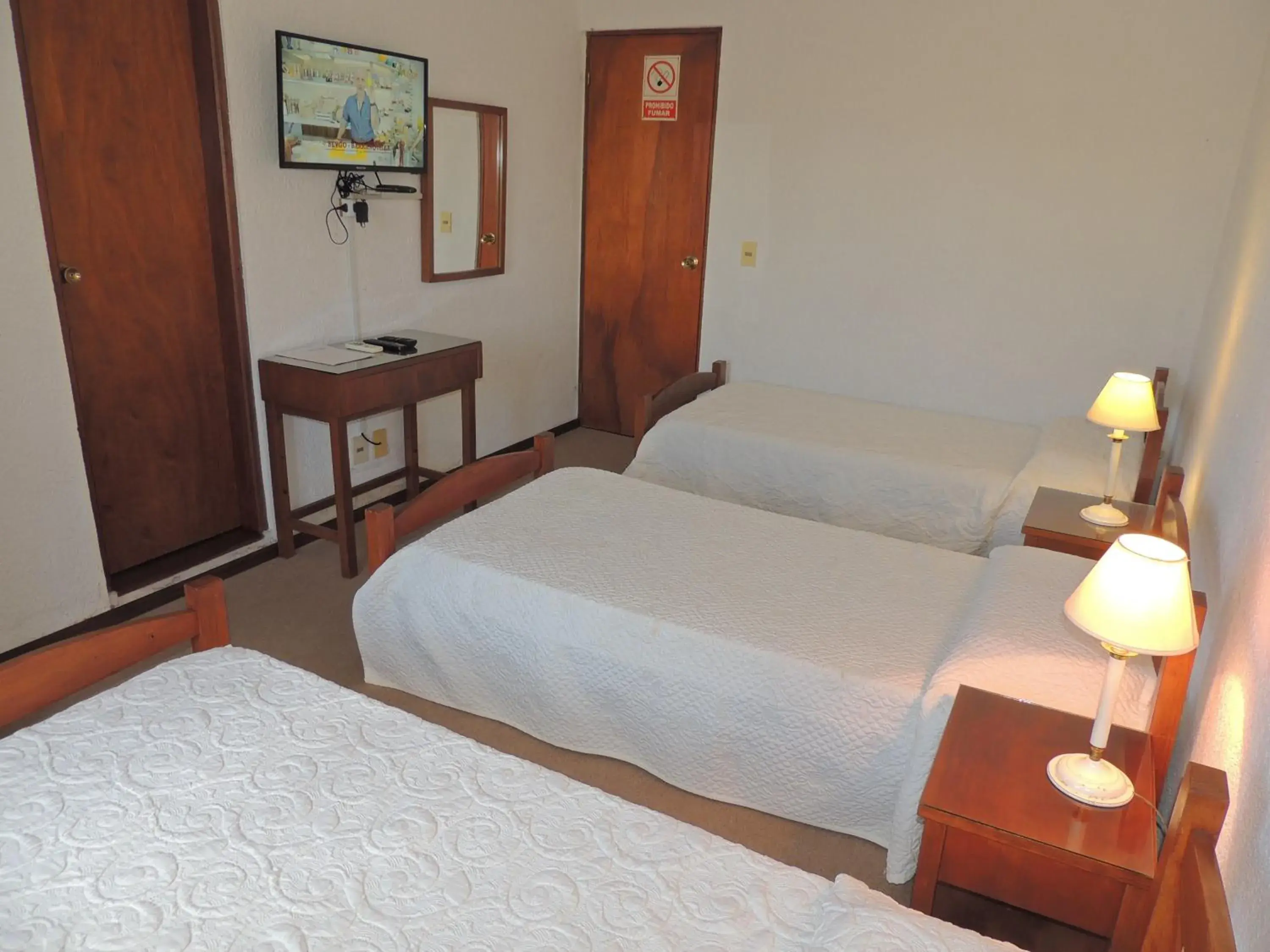 Standard Triple Room in Hotel La Casona Standard Triple Room in Hotel La Casona