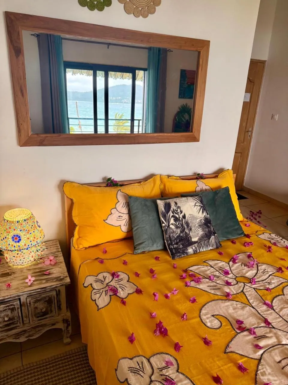 Bedroom, Bed in LE CHISSIOUA