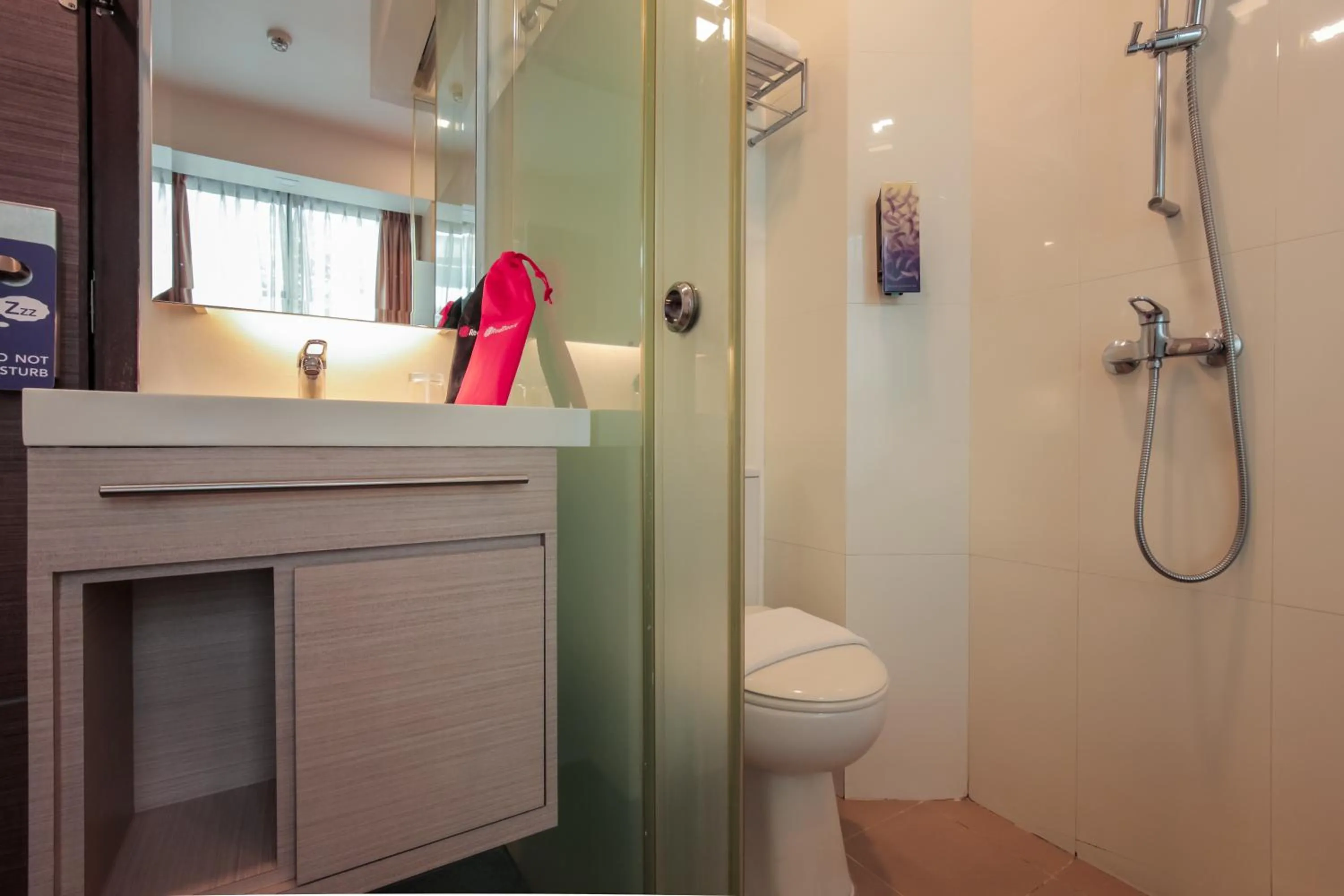 Bathroom in RedDoorz Premium @ Balestier
