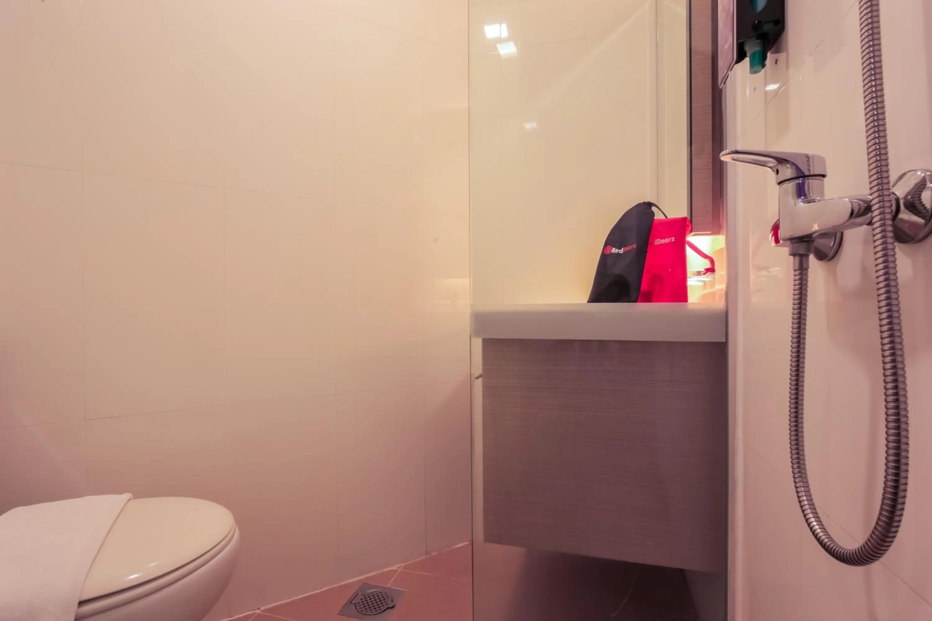 Bathroom in RedDoorz Premium @ Balestier