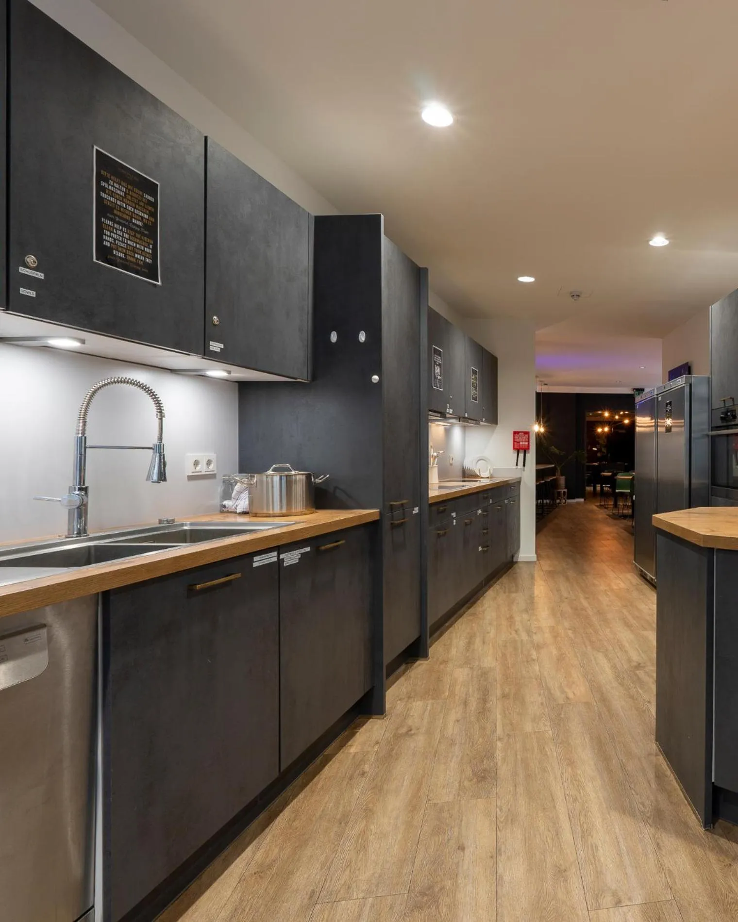 Communal kitchen in GRONERS Leipzig City Center