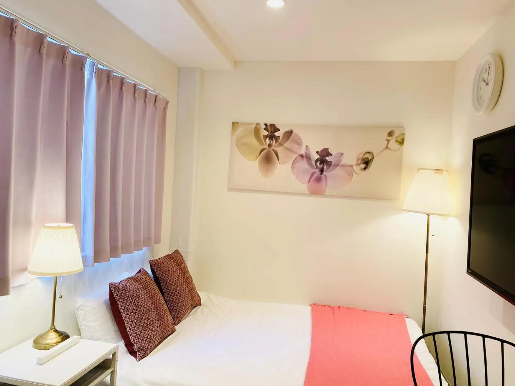 Bed in Namba Garden Square Apartment
