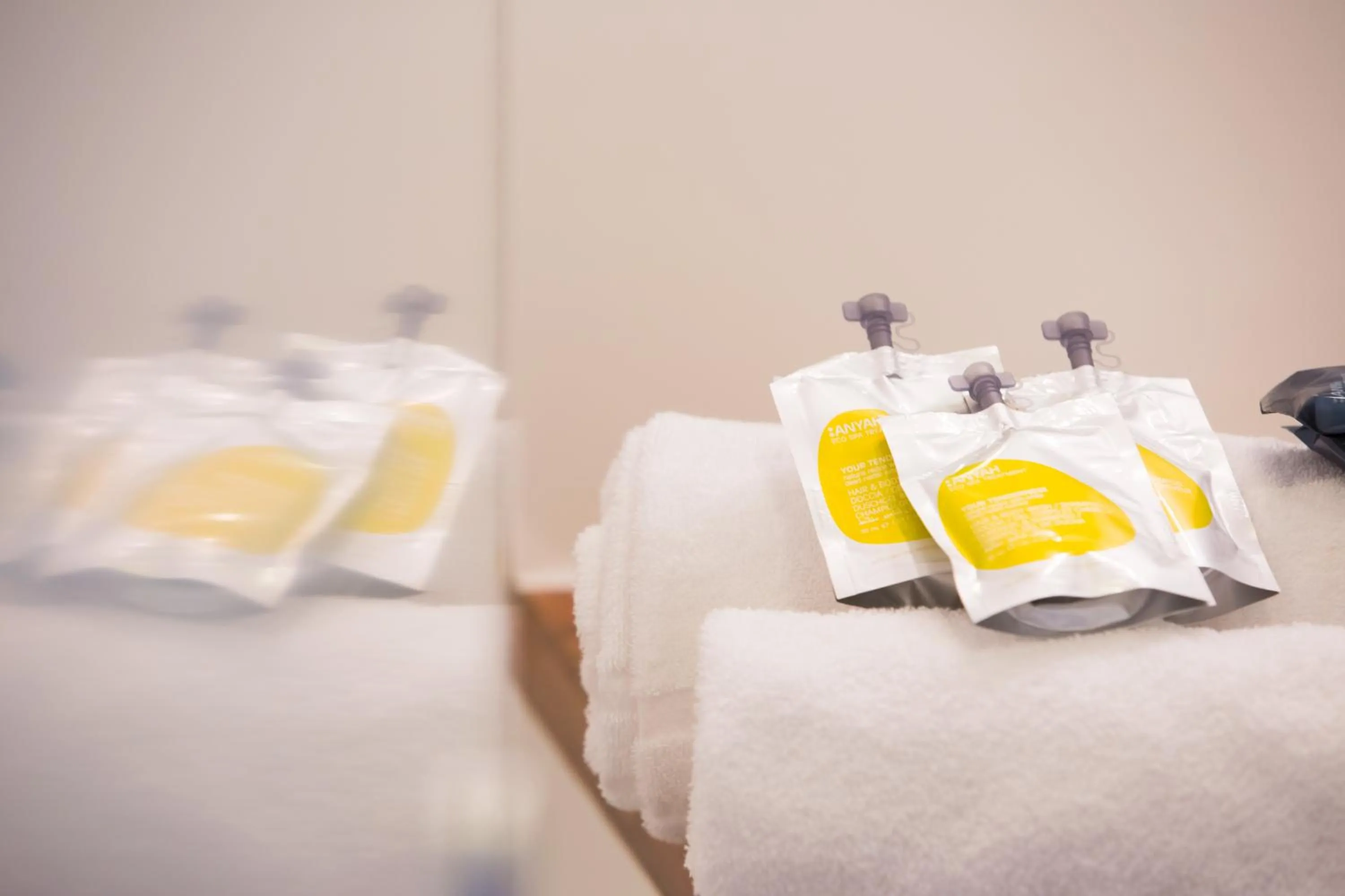 Bathroom, Bed in All Suites Appart Hôtel - Bordeaux - Mérignac Aéroport