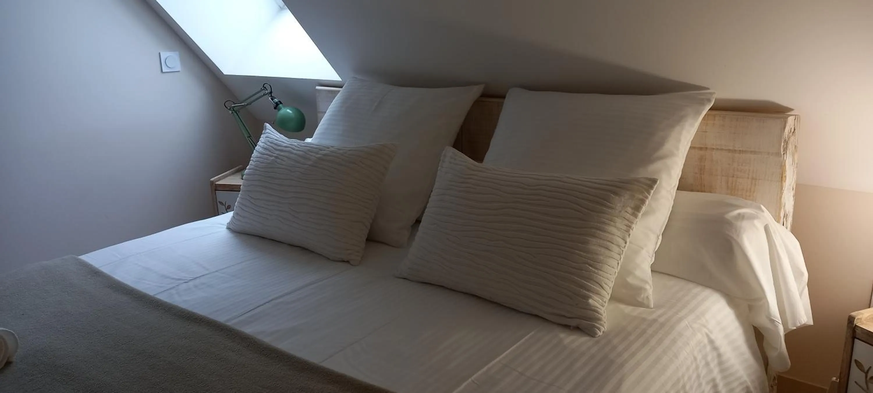 Bed in Aux penates de Toni Beauval