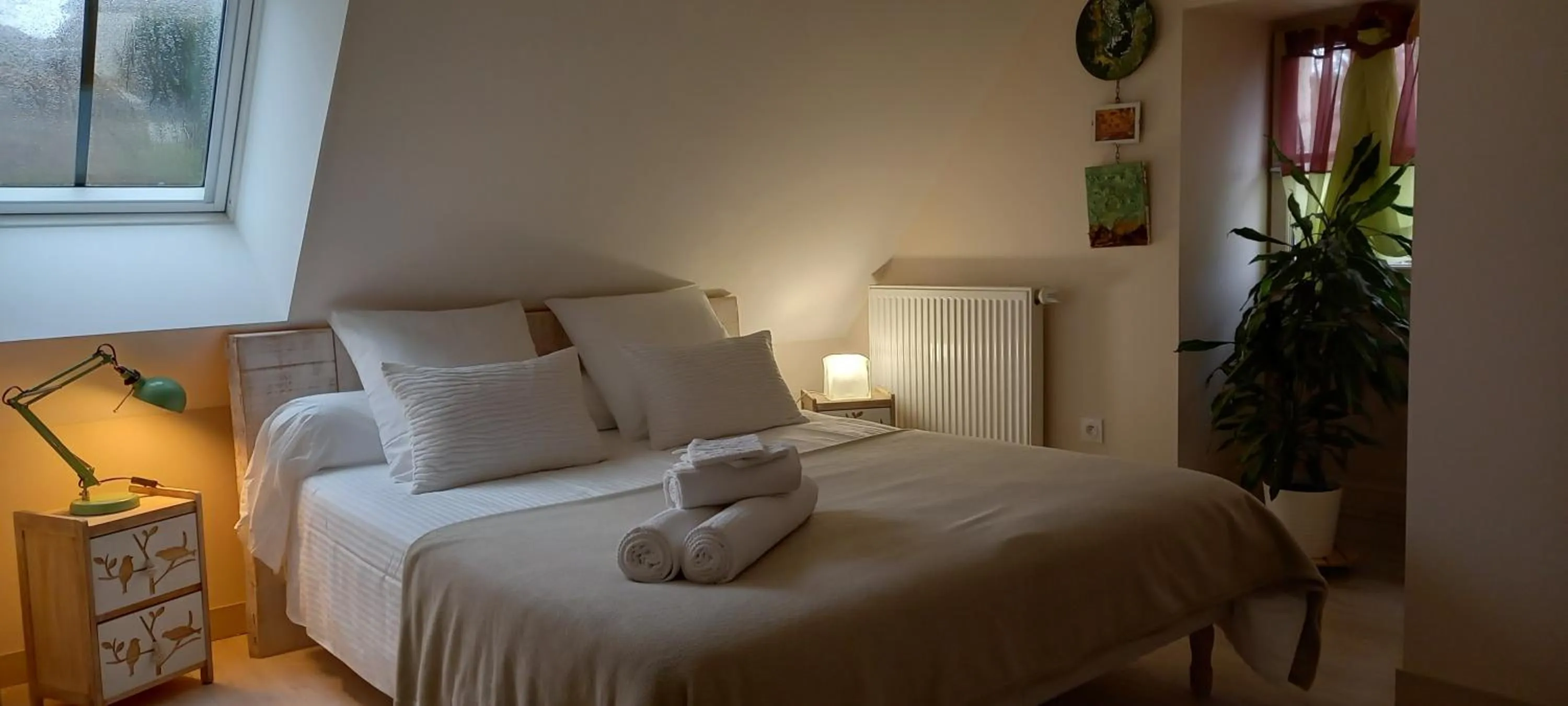 Bed in Aux penates de Toni Beauval