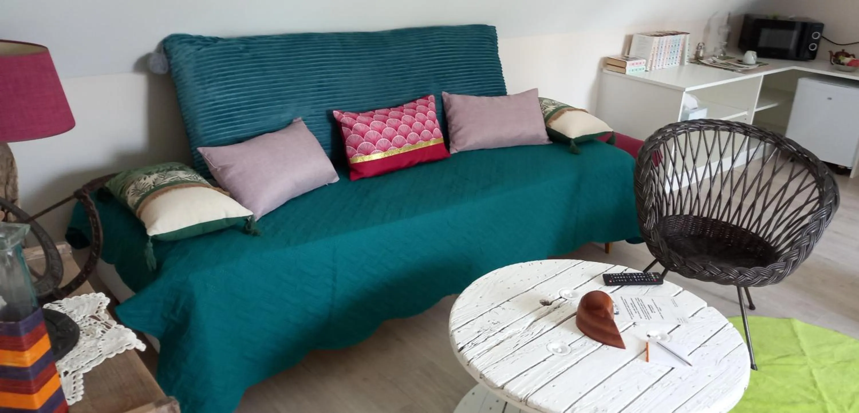 Photo of the whole room in Aux penates de Toni Beauval