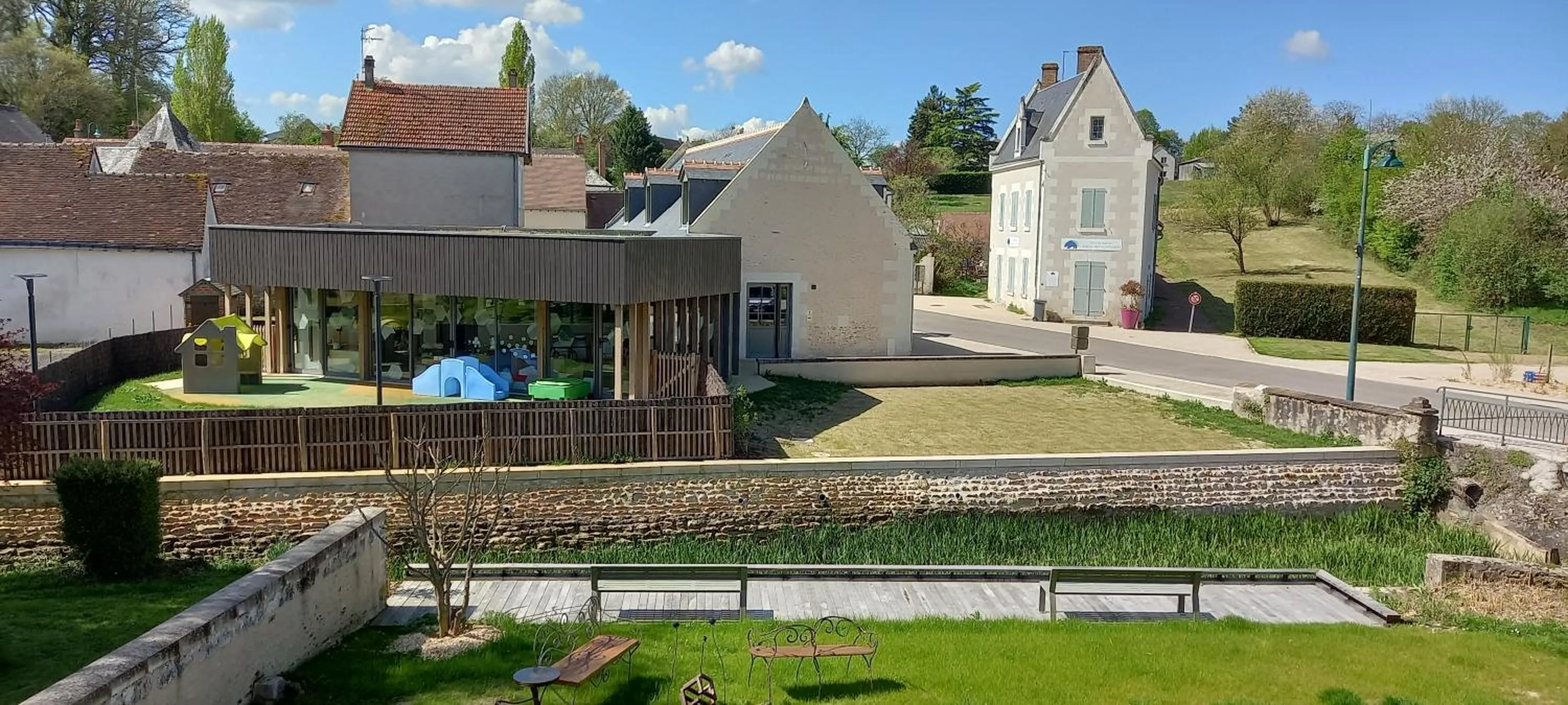 View (from property/room) in Aux penates de Toni Beauval