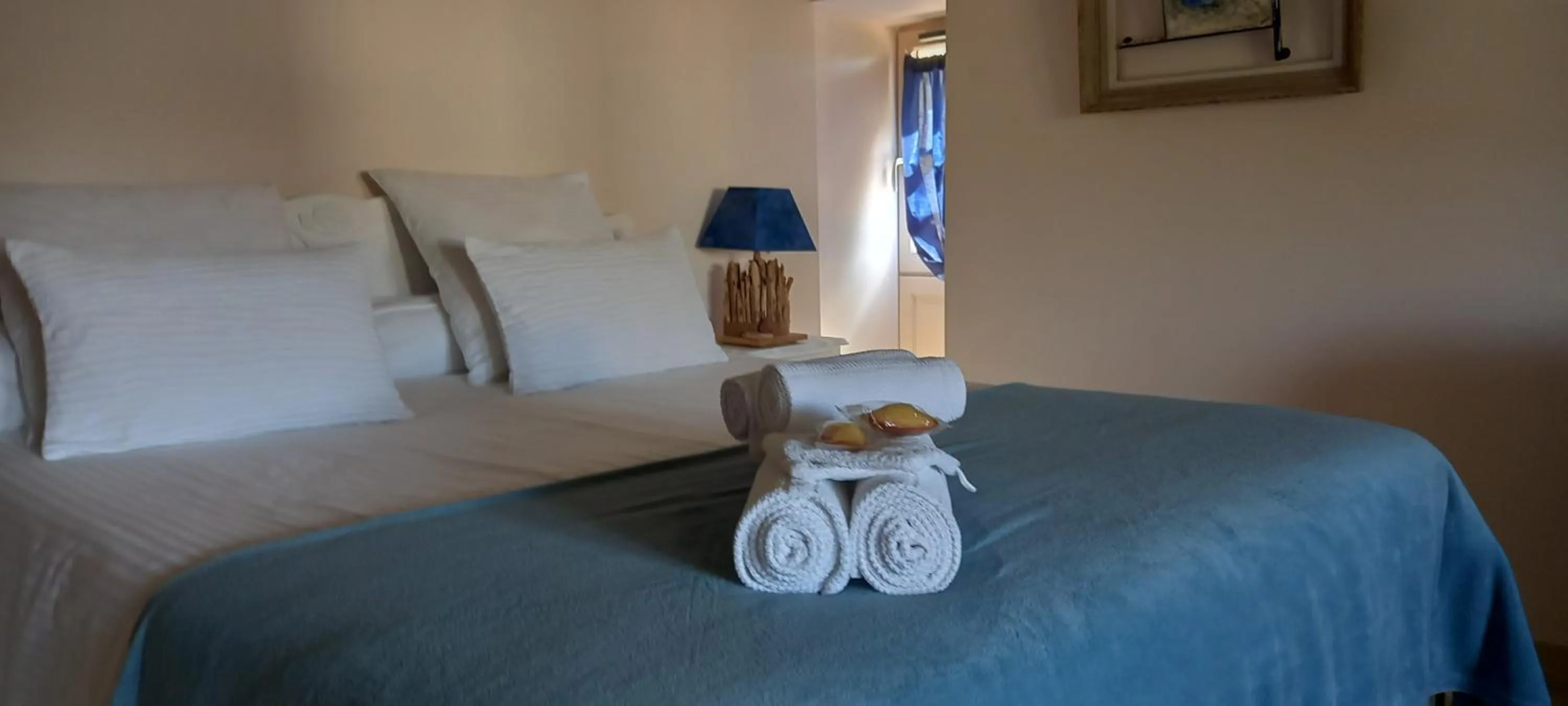 Bed in Aux penates de Toni Beauval