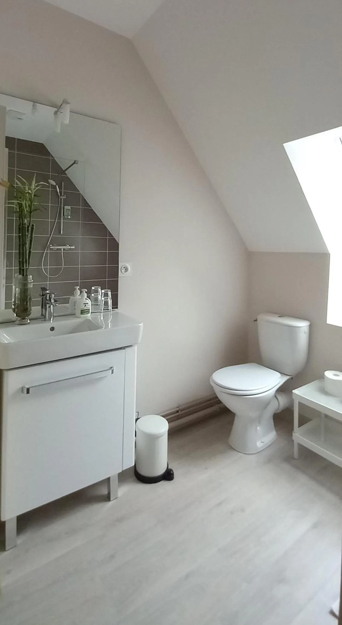 Bathroom in Aux penates de Toni Beauval