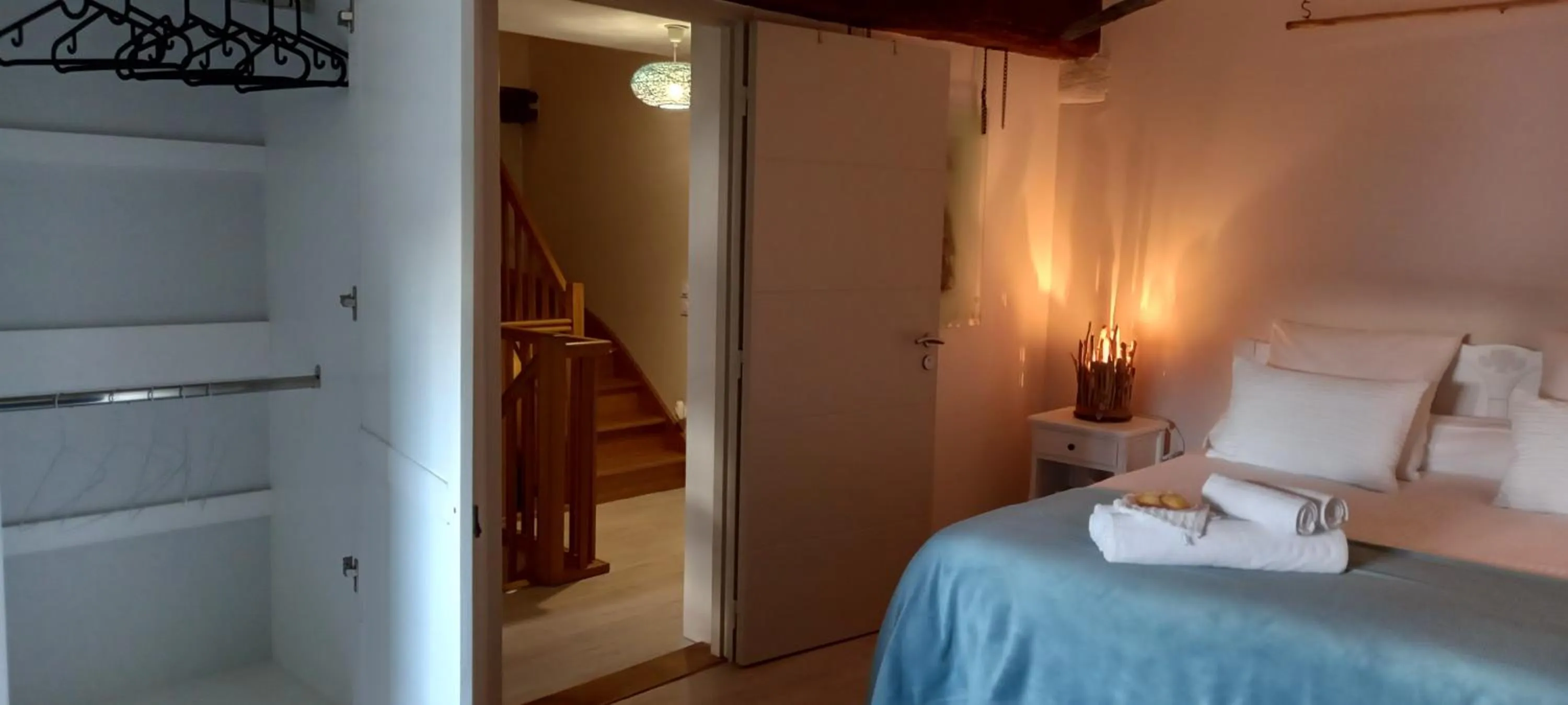 Bed in Aux penates de Toni Beauval