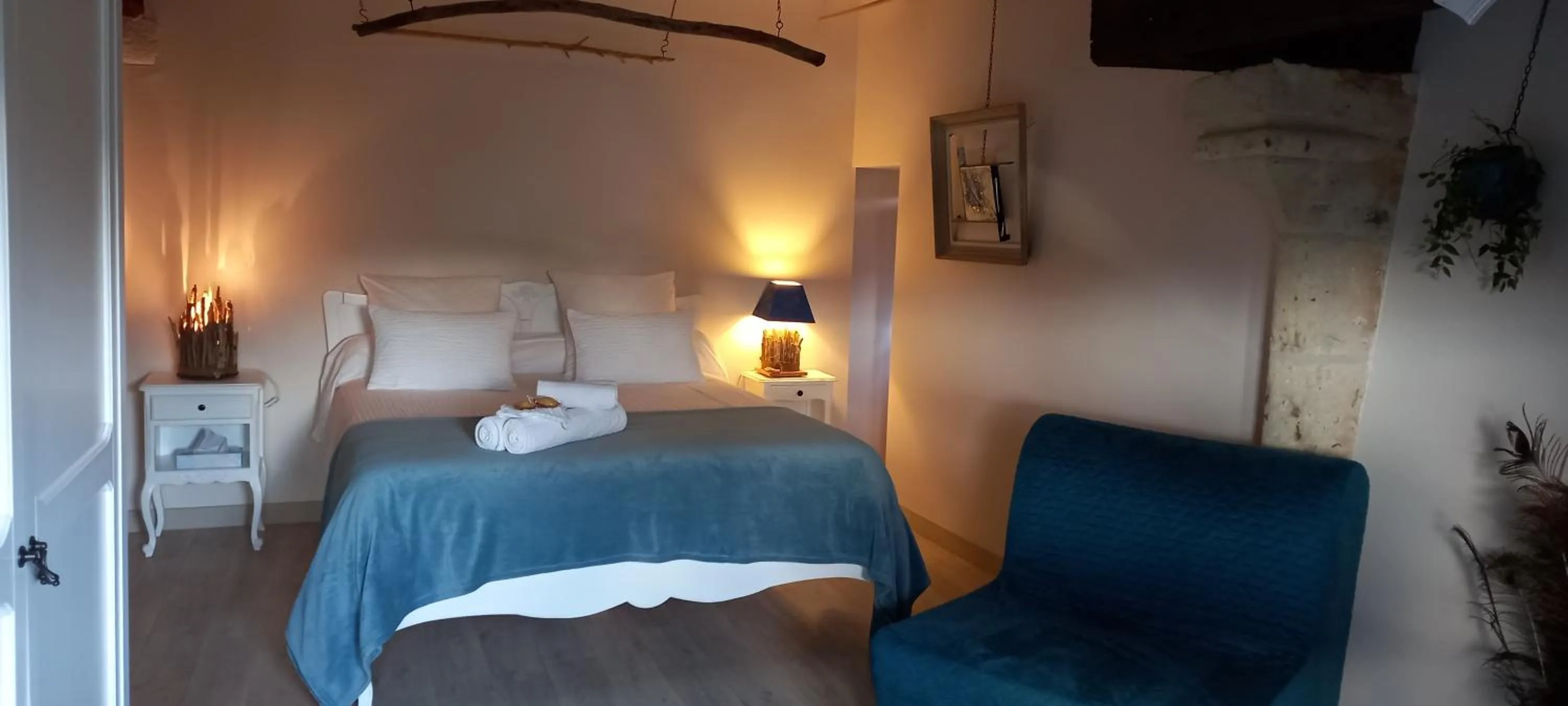 Bed in Aux penates de Toni Beauval