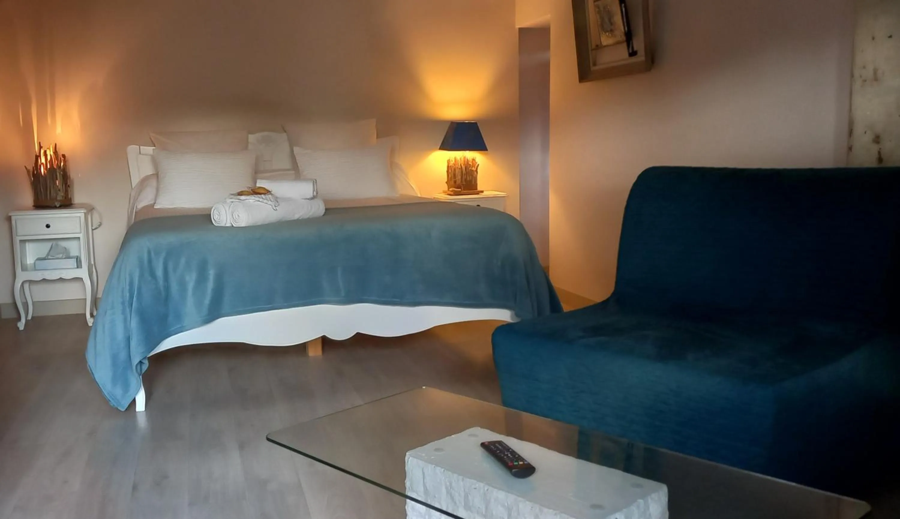 Bed in Aux penates de Toni Beauval