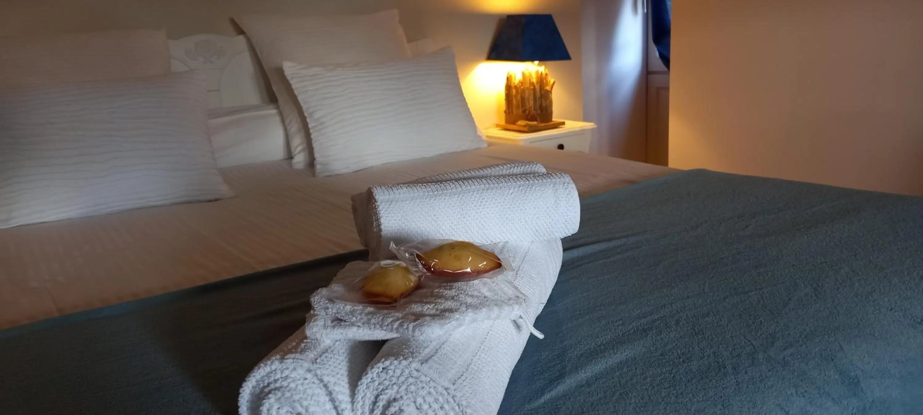 Bed in Aux penates de Toni Beauval