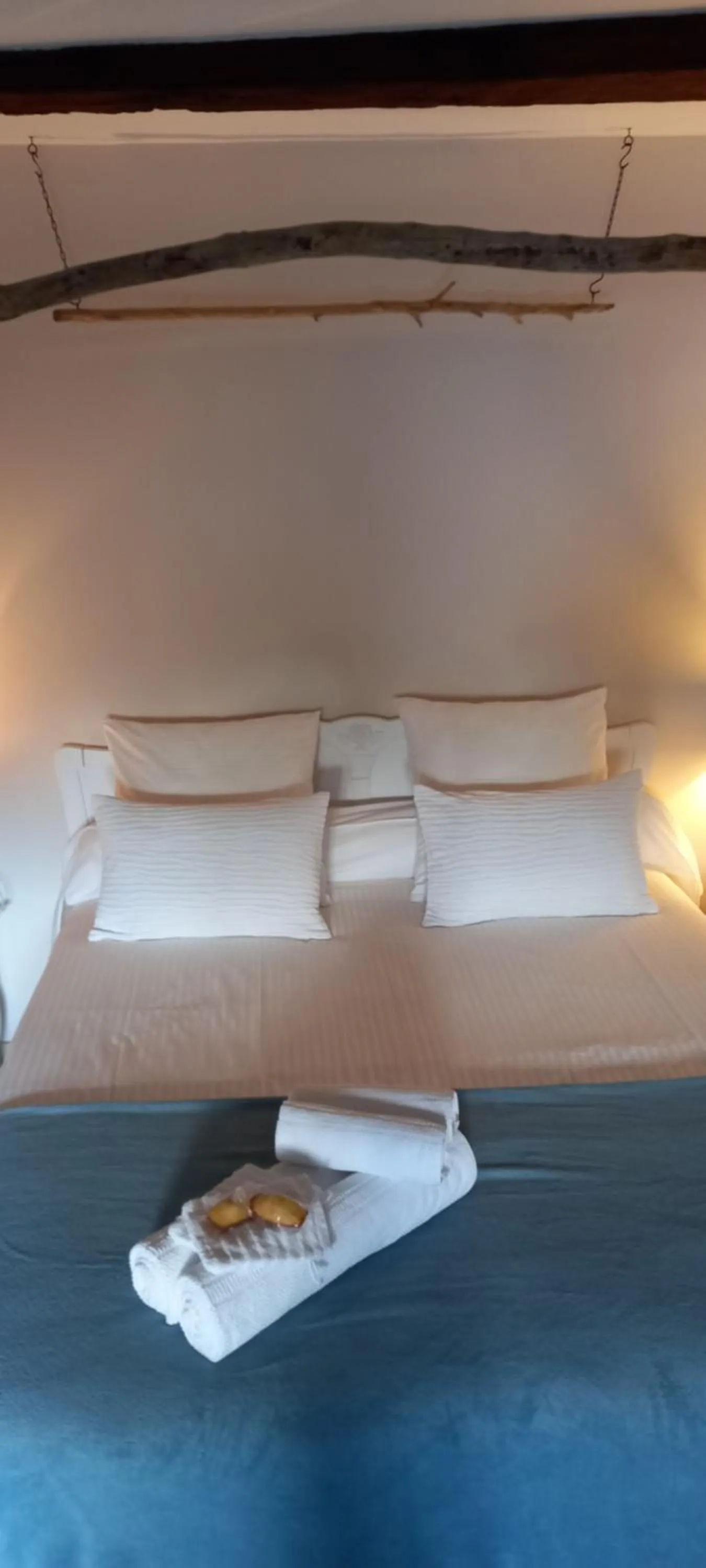 Bed in Aux penates de Toni Beauval