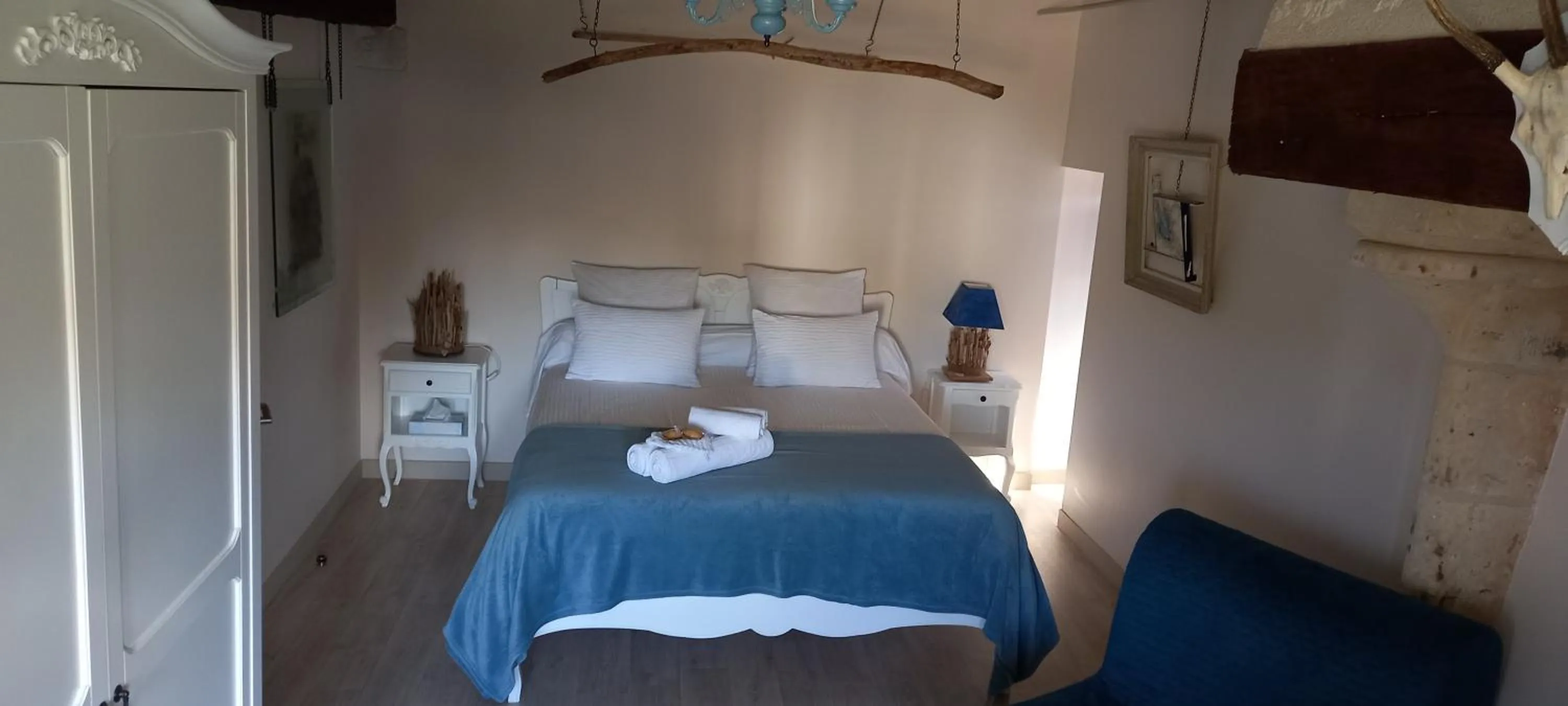 Bed in Aux penates de Toni Beauval