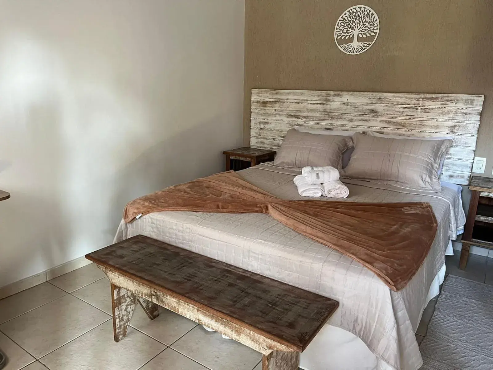 Double Room with Pool View in Guesthouse Casa da Aroeira Double Room with Pool View in Guesthouse Casa da Aroeira