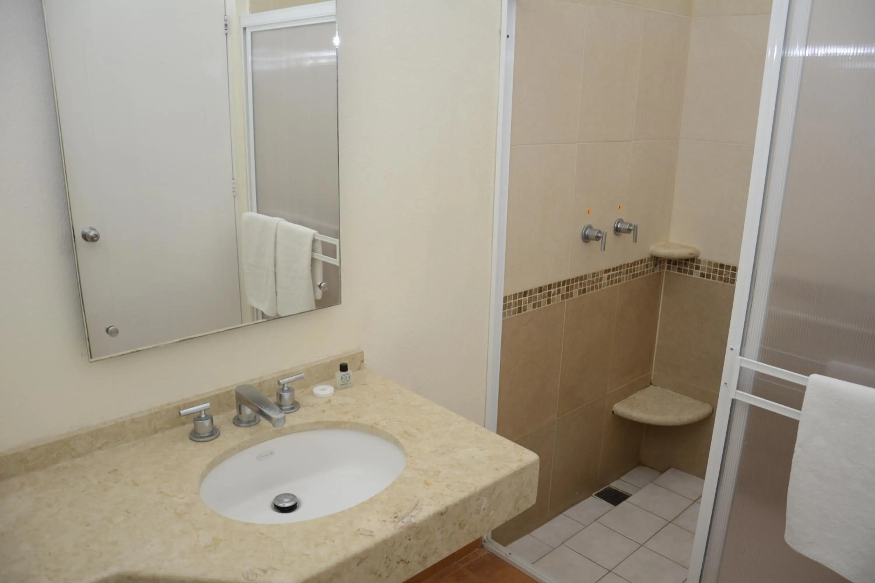 Bathroom in Lourdes Hotel Campestre