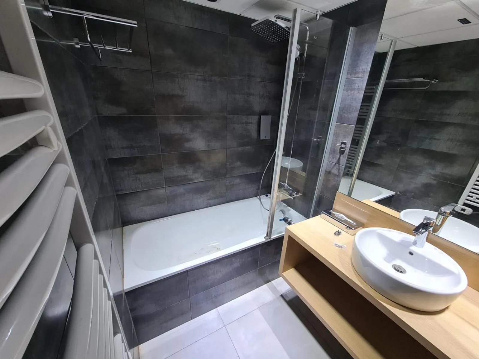 Bathroom in Best Western Plus Hotel & SPA Le Schoenenbourg