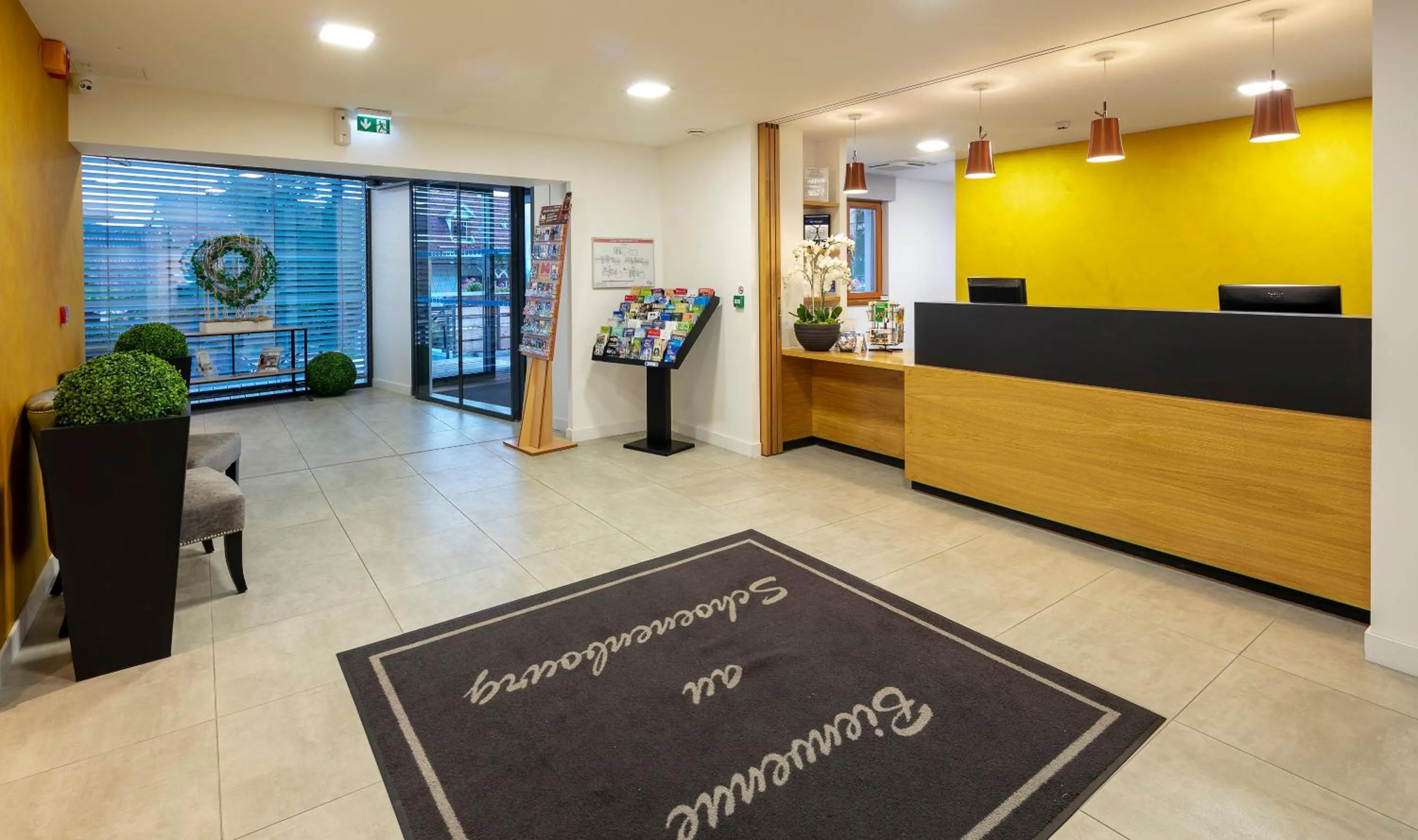 Lobby or reception in Best Western Plus Hotel & SPA Le Schoenenbourg