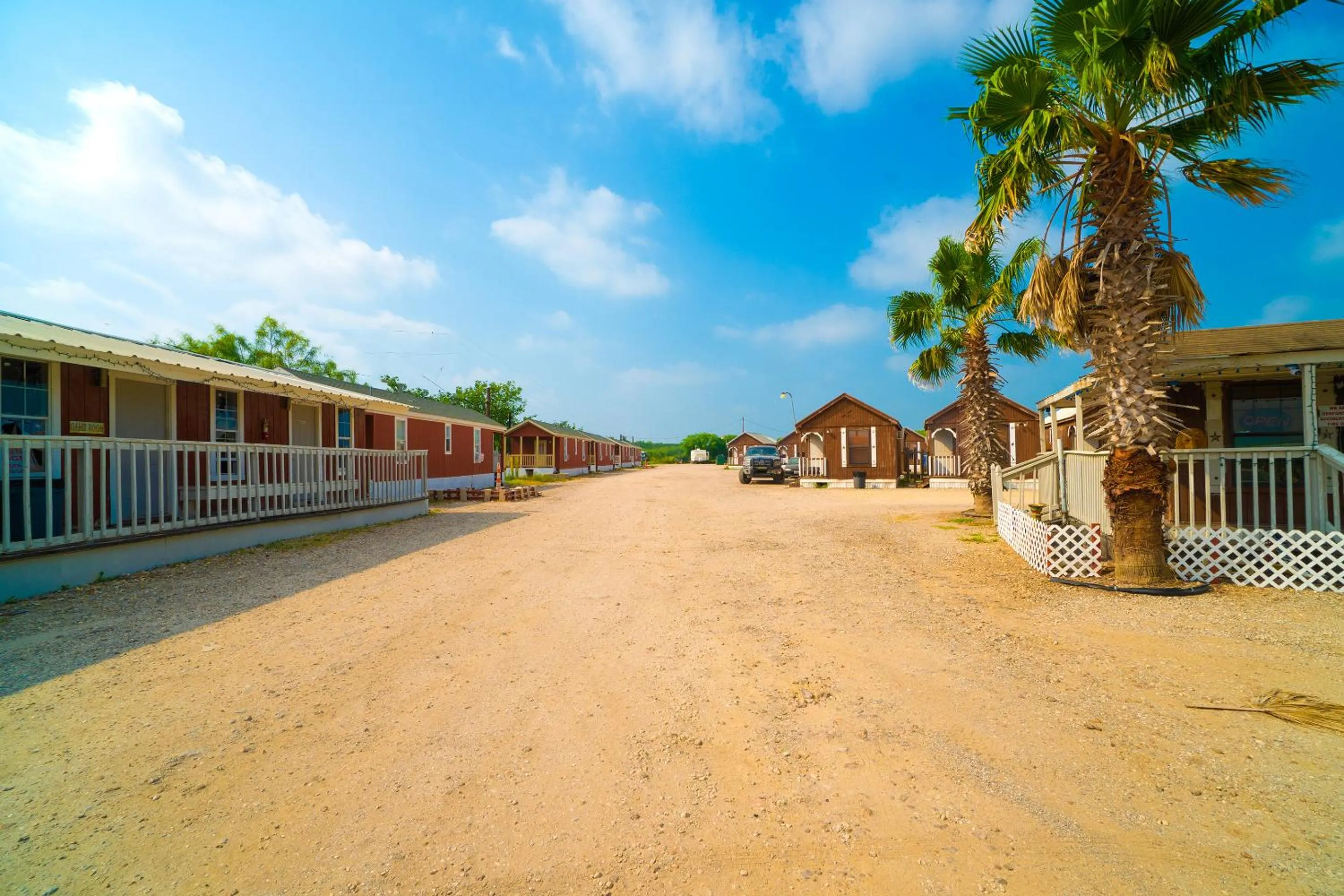 Parking in Grand Eagle Ford Lodge & RV Park