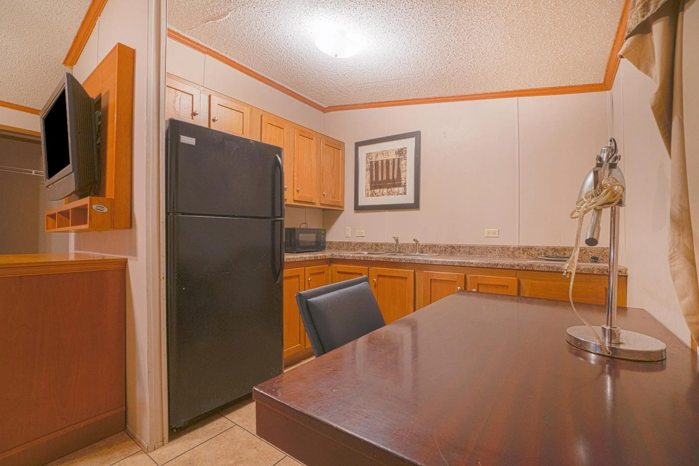 Kitchen or kitchenette in Grand Eagle Ford Lodge & RV Park