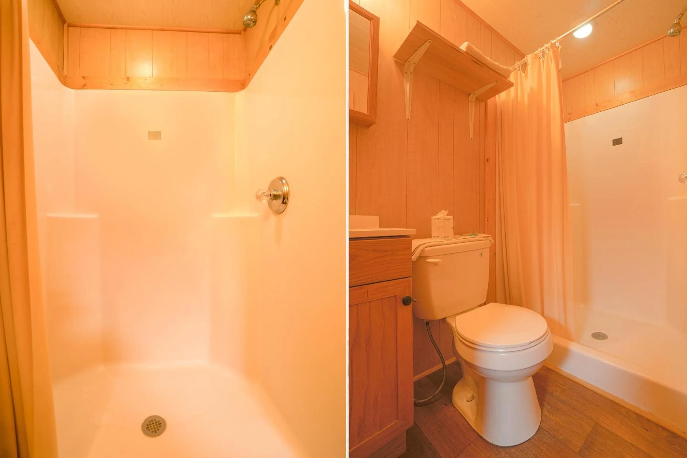 Bathroom in Grand Eagle Ford Lodge & RV Park