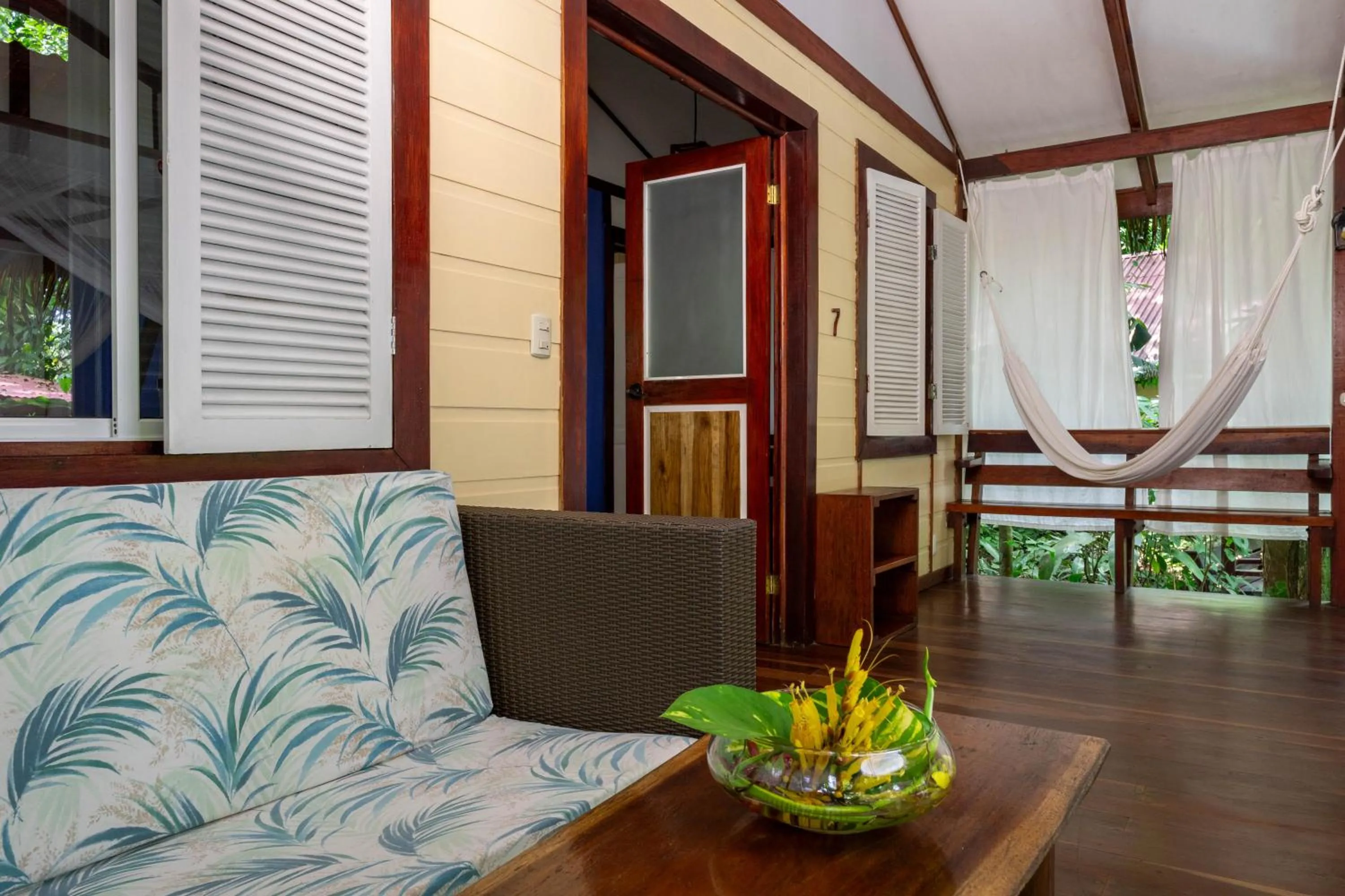 Living room in Namuwoki Lodge