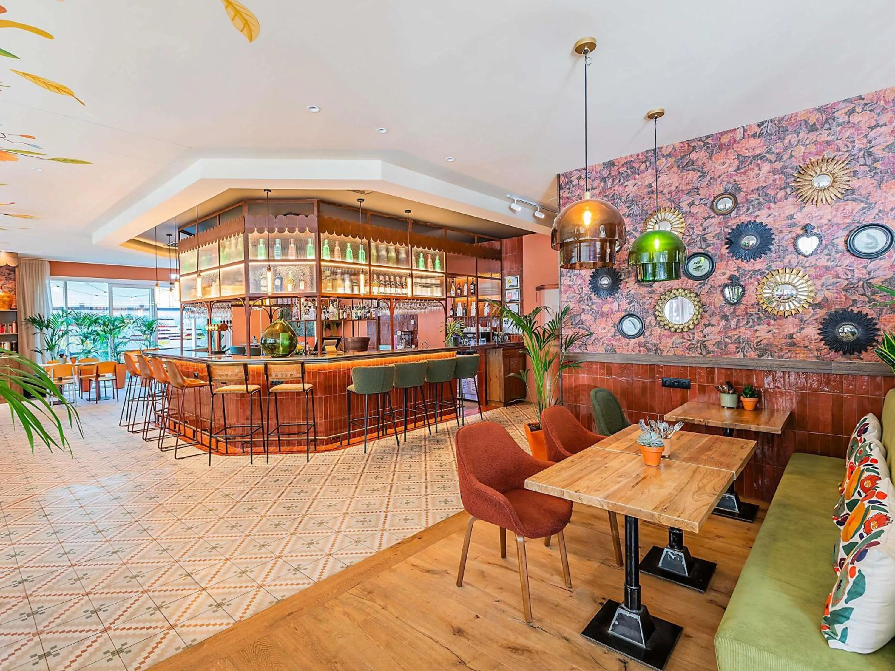 Lounge or bar in Hotel Ibis Lisboa Parque das Nações