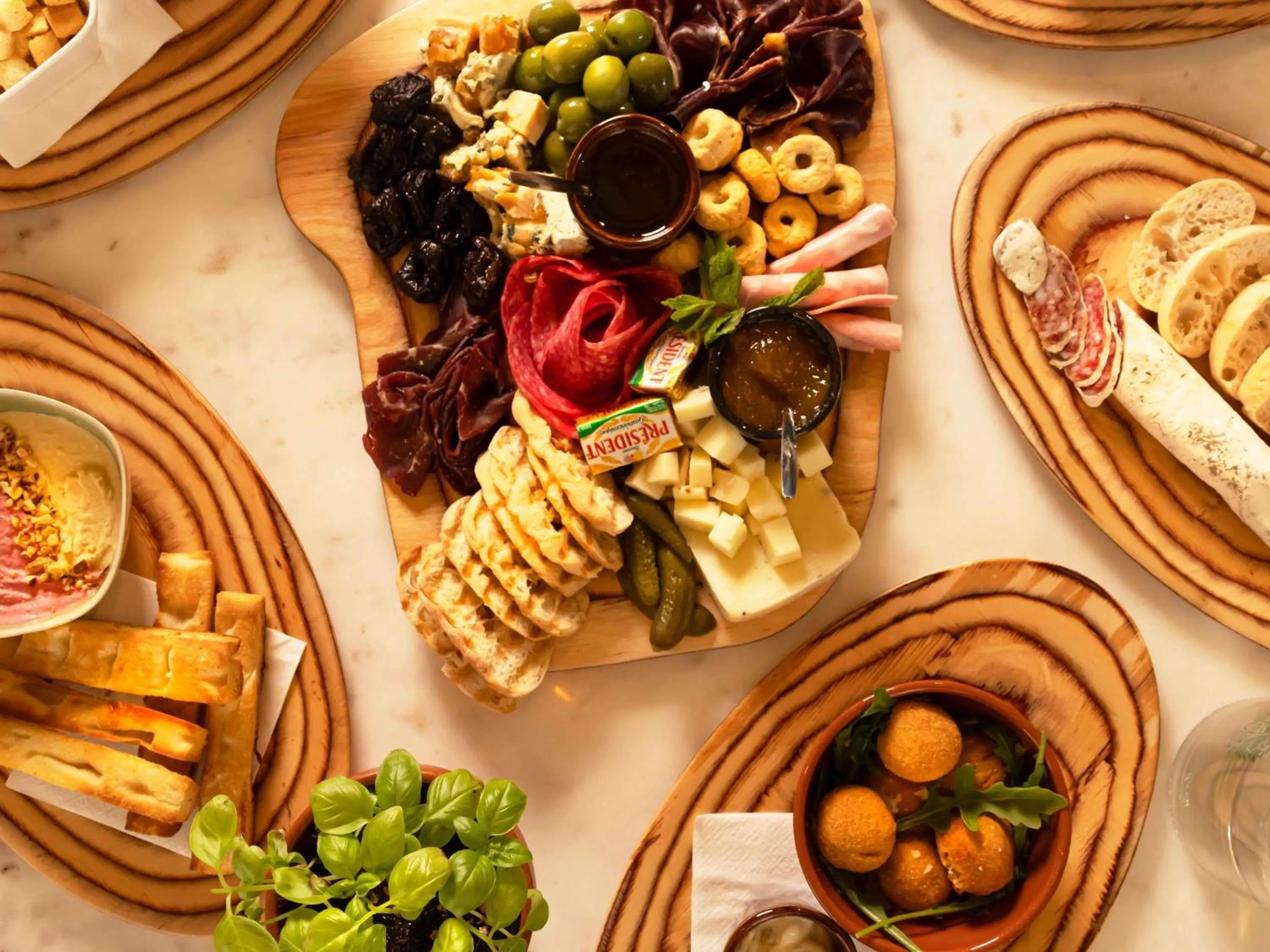 Restaurant/places to eat in Hotel Ibis Lisboa Parque das Nações